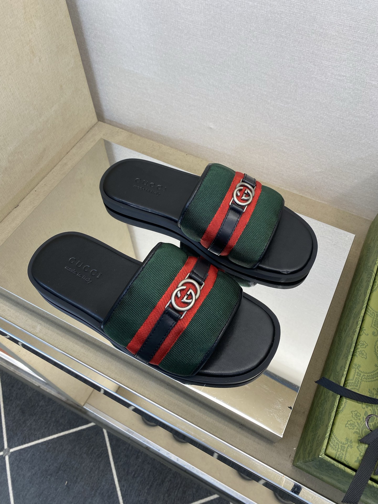 ⚠️Gucci⚠️高品质，顶尖工艺品⚠️男士拖鞋⚠️正码：39－44，38 45 46订制⚠最新夏季新款