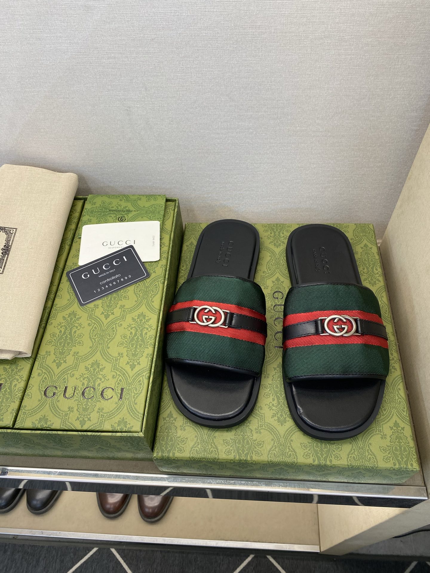 ⚠️Gucci⚠️高品质，顶尖工艺品⚠️男士拖鞋⚠️正码：39－44，38 45 46订制⚠最新夏季新款