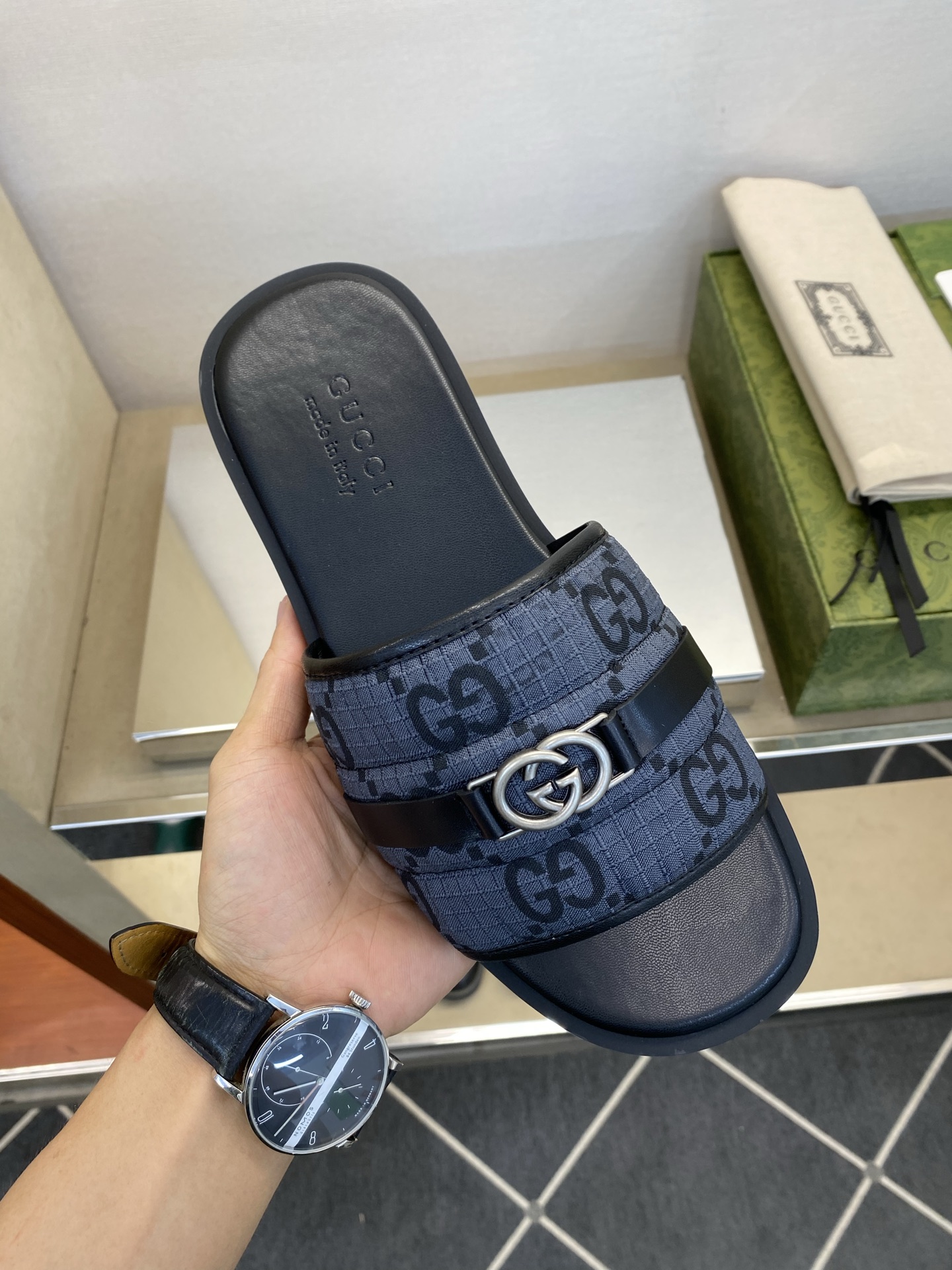 ⚠️Gucci⚠️高品质，顶尖工艺品⚠️男士拖鞋⚠️正码：39－44，38 45 46订制⚠最新夏季新款