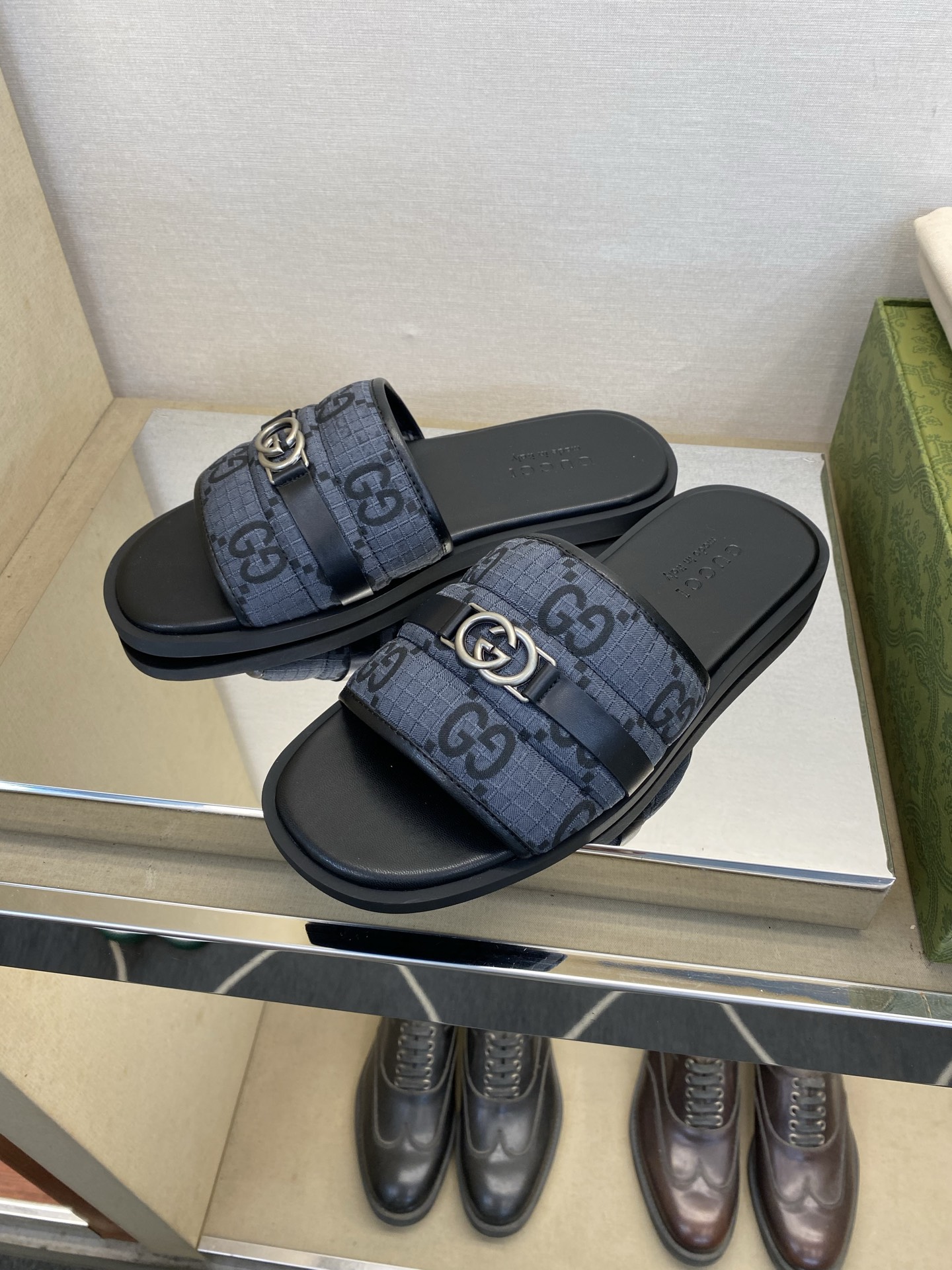 ⚠️Gucci⚠️高品质，顶尖工艺品⚠️男士拖鞋⚠️正码：39－44，38 45 46订制⚠最新夏季新款