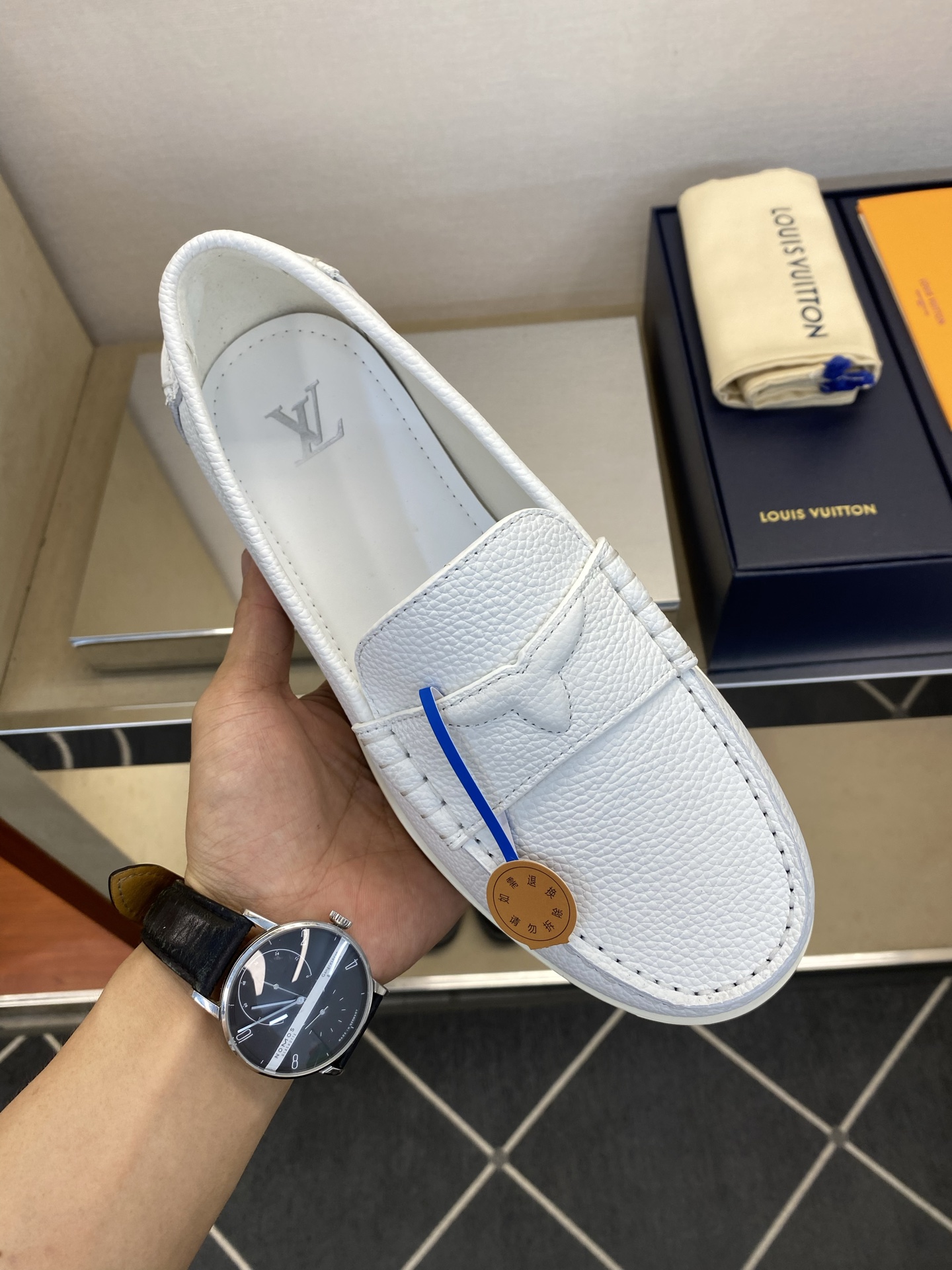 ⚠️LO  *V⚠️高品质，顶尖工艺品⚠️男士乐福鞋⚠️正码：39－44(5 －10)⚠️经典简约乐福鞋