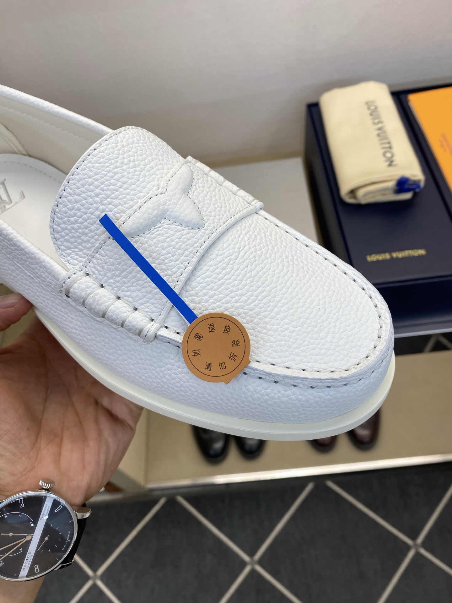 ⚠️LO  *V⚠️高品质，顶尖工艺品⚠️男士乐福鞋⚠️正码：39－44(5 －10)⚠️经典简约乐福鞋
