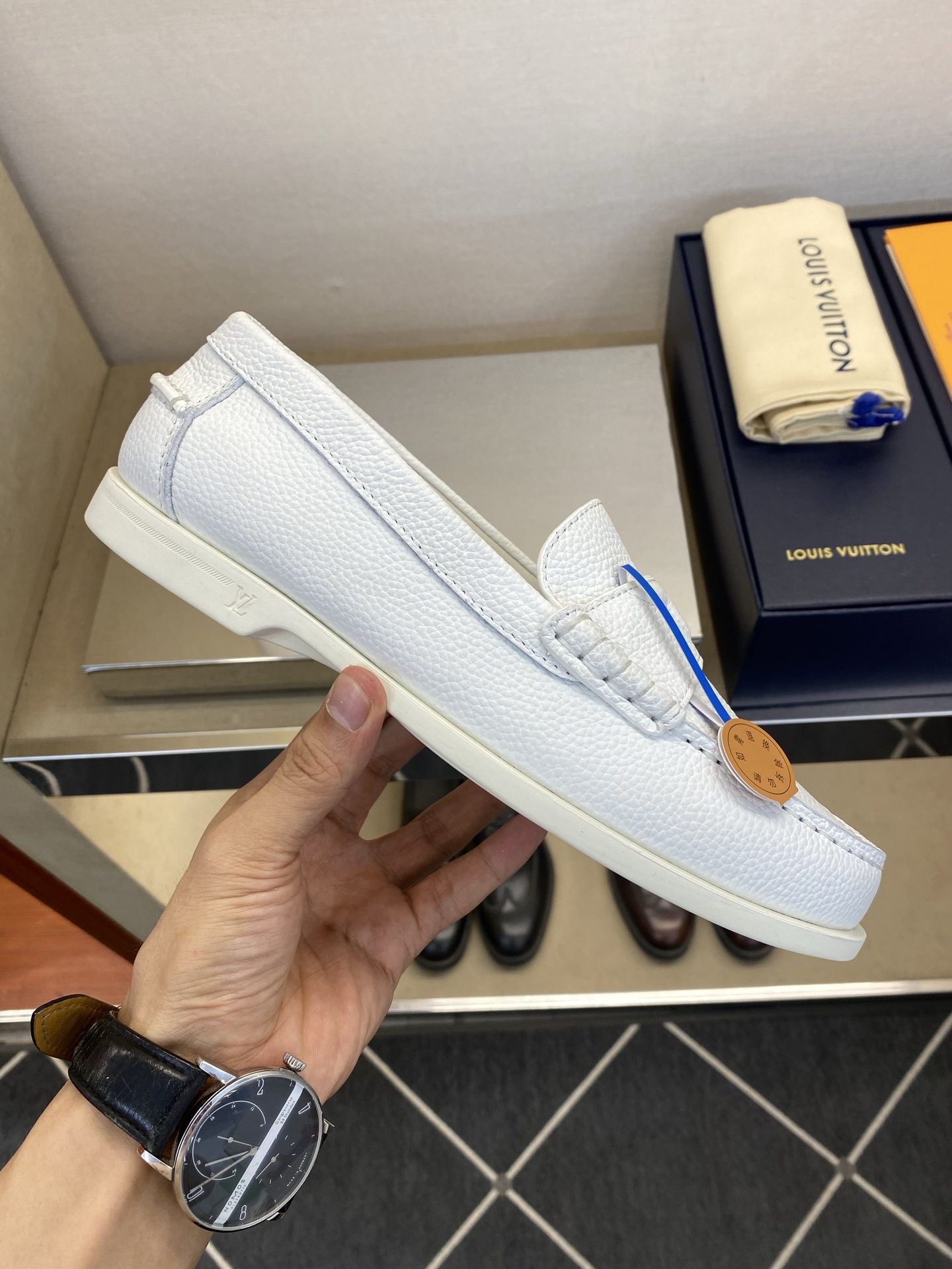⚠️LO  *V⚠️高品质，顶尖工艺品⚠️男士乐福鞋⚠️正码：39－44(5 －10)⚠️经典简约乐福鞋