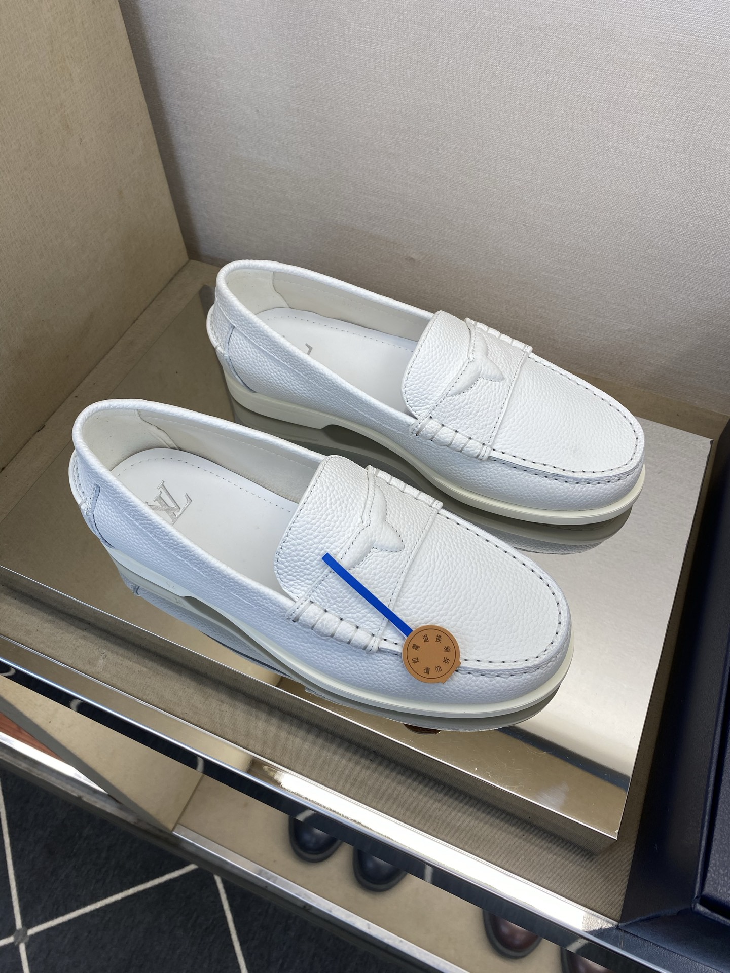 ⚠️LO  *V⚠️高品质，顶尖工艺品⚠️男士乐福鞋⚠️正码：39－44(5 －10)⚠️经典简约乐福鞋