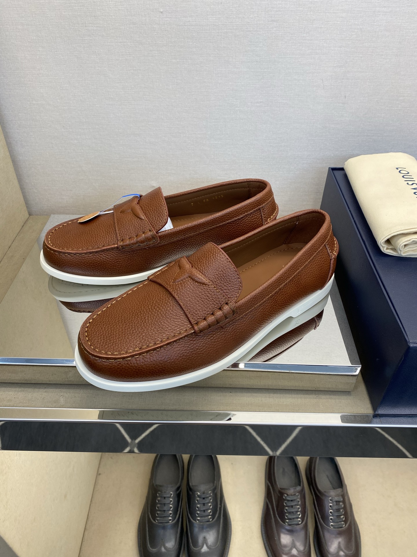 ⚠️LO  *V⚠️高品质，顶尖工艺品⚠️男士乐福鞋⚠️正码：39－44(5 －10)⚠️经典简约乐福鞋