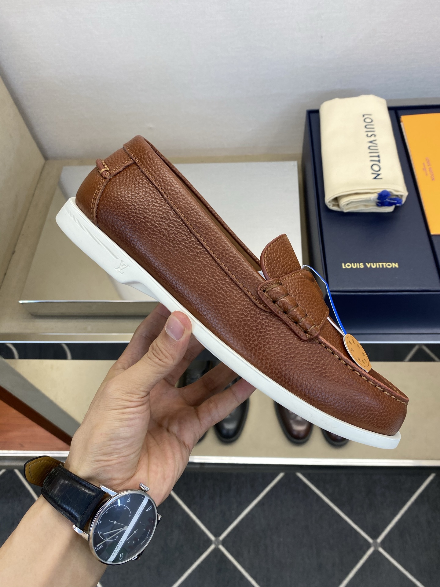 ⚠️LO  *V⚠️高品质，顶尖工艺品⚠️男士乐福鞋⚠️正码：39－44(5 －10)⚠️经典简约乐福鞋
