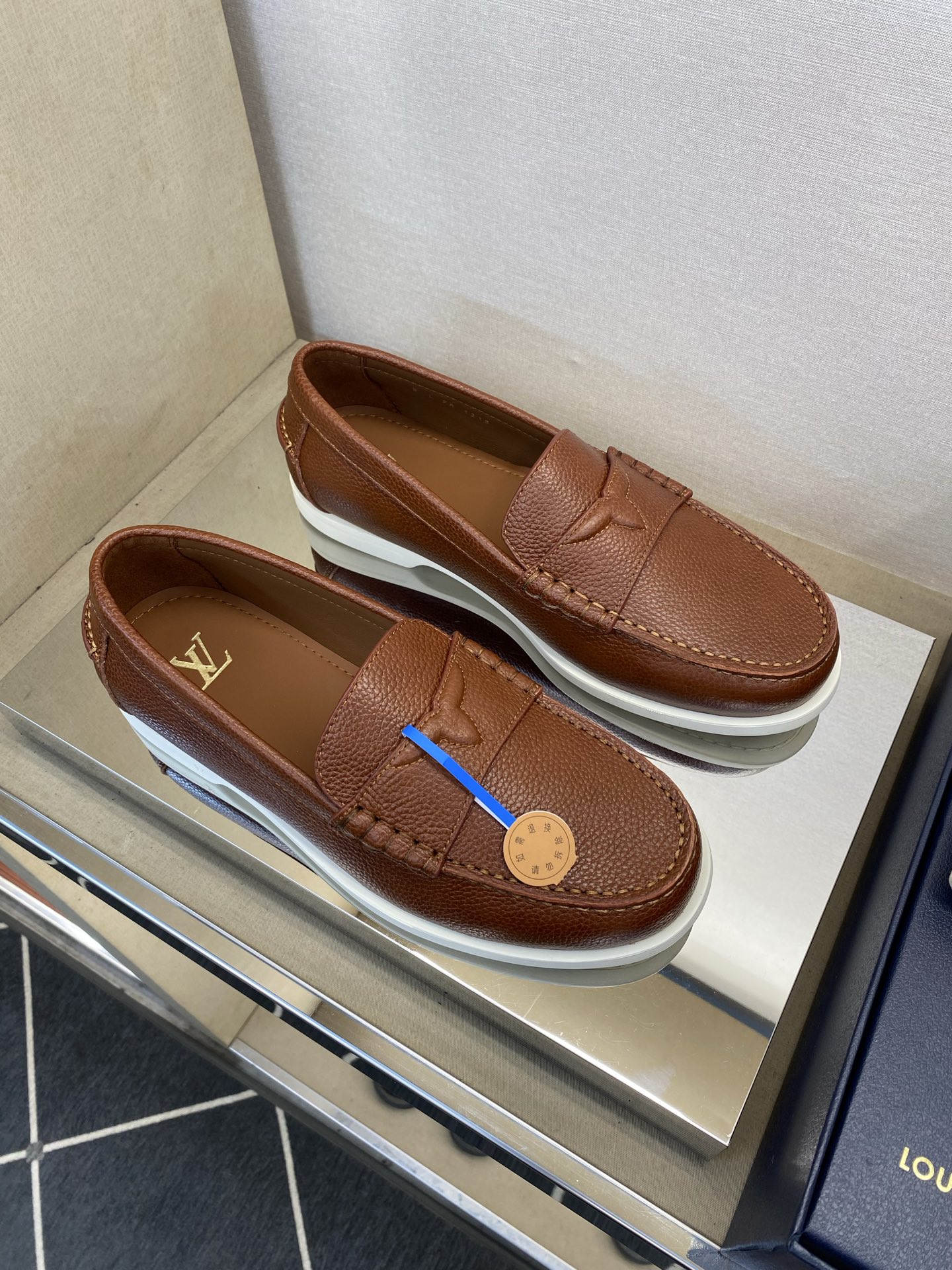 ⚠️LO  *V⚠️高品质，顶尖工艺品⚠️男士乐福鞋⚠️正码：39－44(5 －10)⚠️经典简约乐福鞋