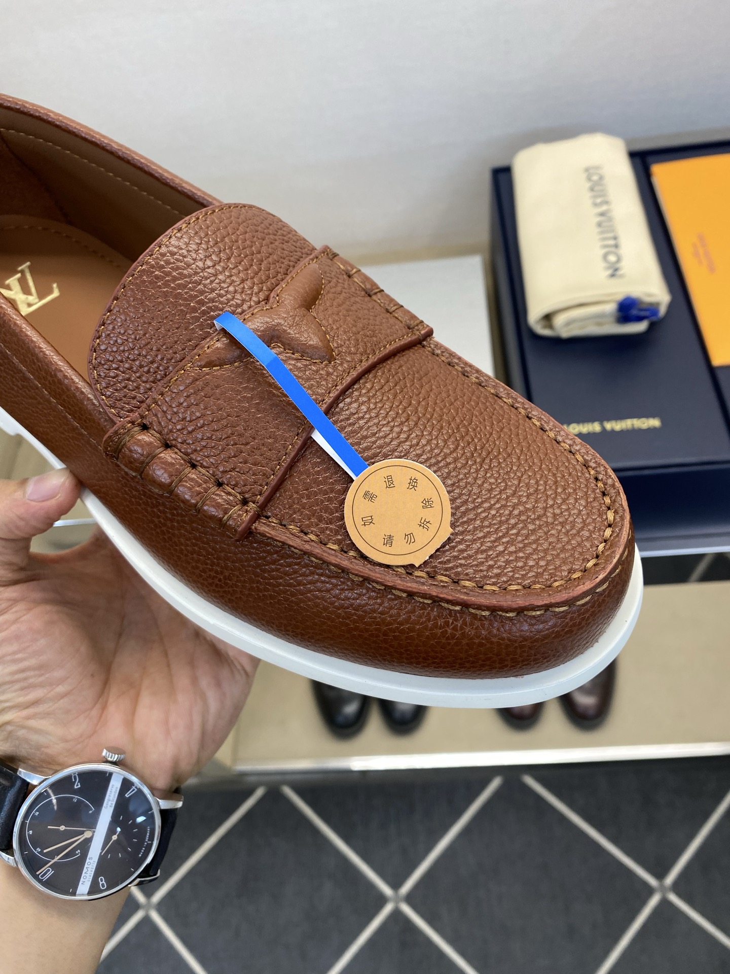 ⚠️LO  *V⚠️高品质，顶尖工艺品⚠️男士乐福鞋⚠️正码：39－44(5 －10)⚠️经典简约乐福鞋