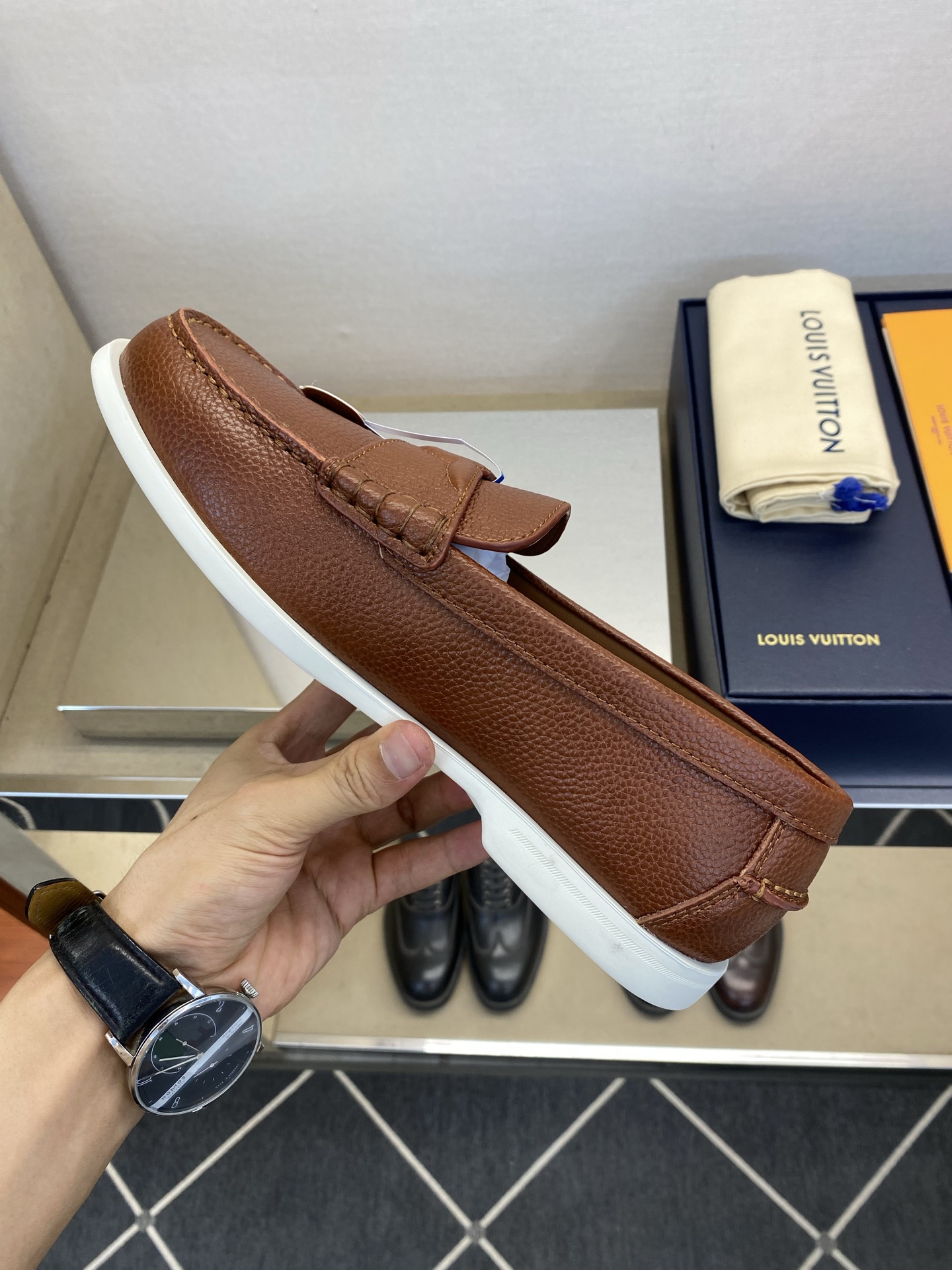 ⚠️LO  *V⚠️高品质，顶尖工艺品⚠️男士乐福鞋⚠️正码：39－44(5 －10)⚠️经典简约乐福鞋