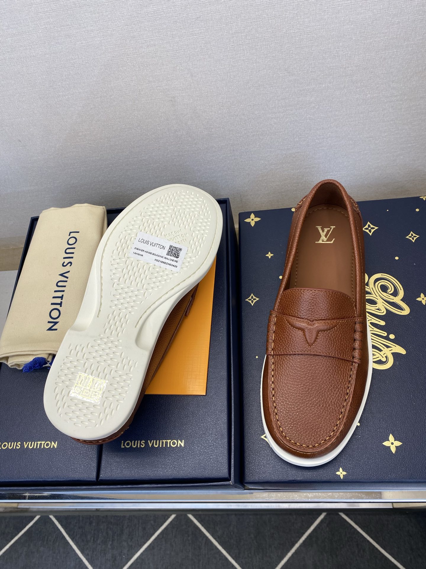 ⚠️LO  *V⚠️高品质，顶尖工艺品⚠️男士乐福鞋⚠️正码：39－44(5 －10)⚠️经典简约乐福鞋