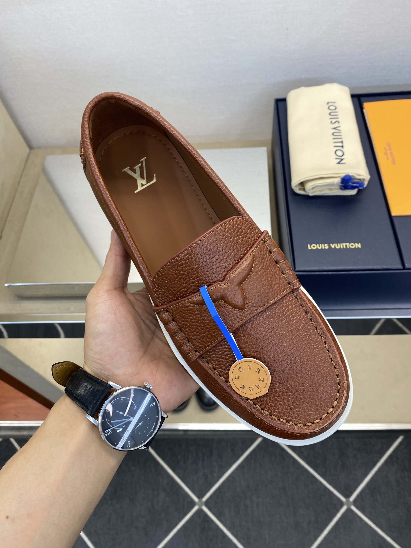 ⚠️LO  *V⚠️高品质，顶尖工艺品⚠️男士乐福鞋⚠️正码：39－44(5 －10)⚠️经典简约乐福鞋