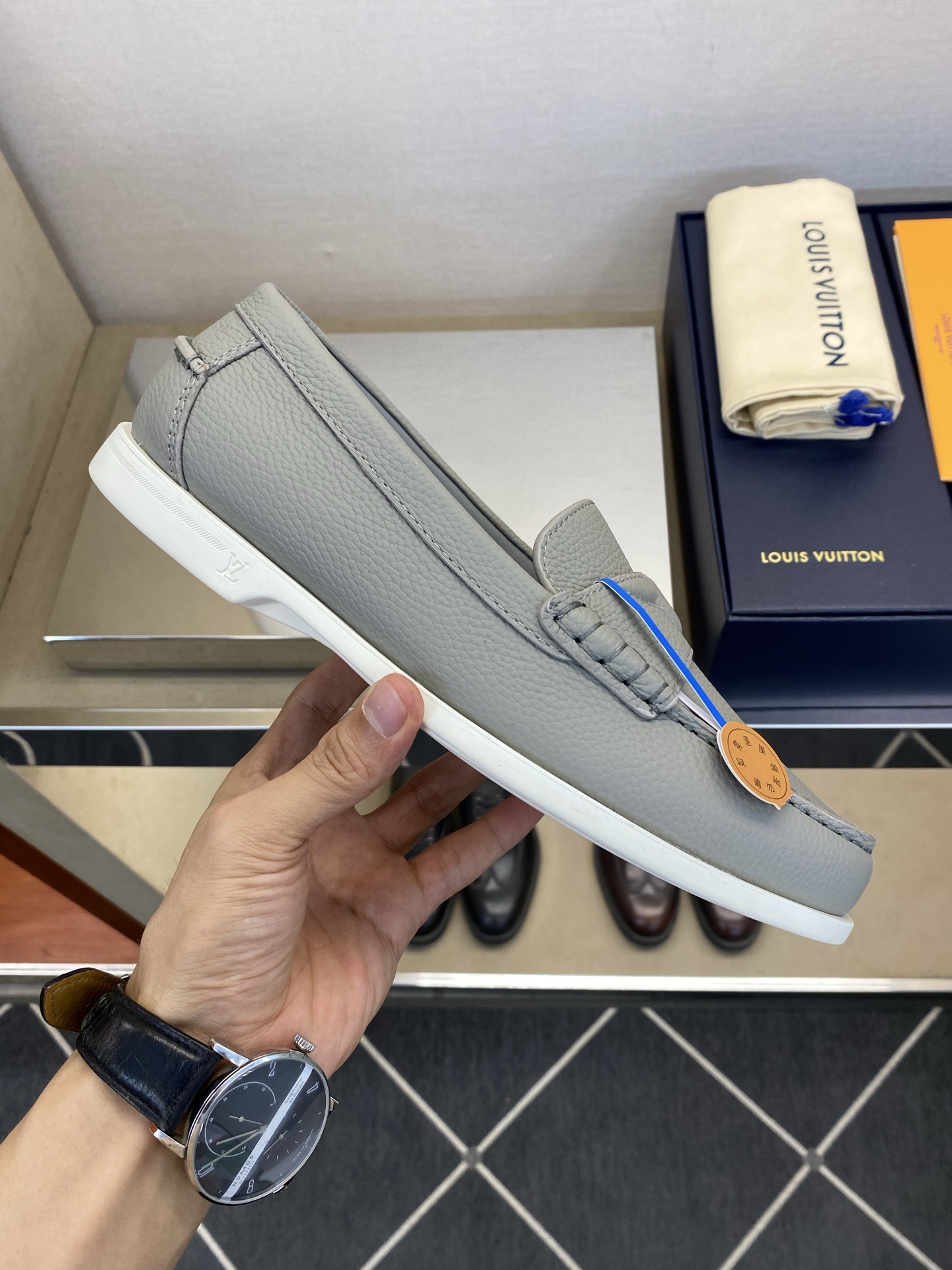 ⚠️LO  *V⚠️高品质，顶尖工艺品⚠️男士乐福鞋⚠️正码：39－44(5 －10)⚠️经典简约乐福鞋