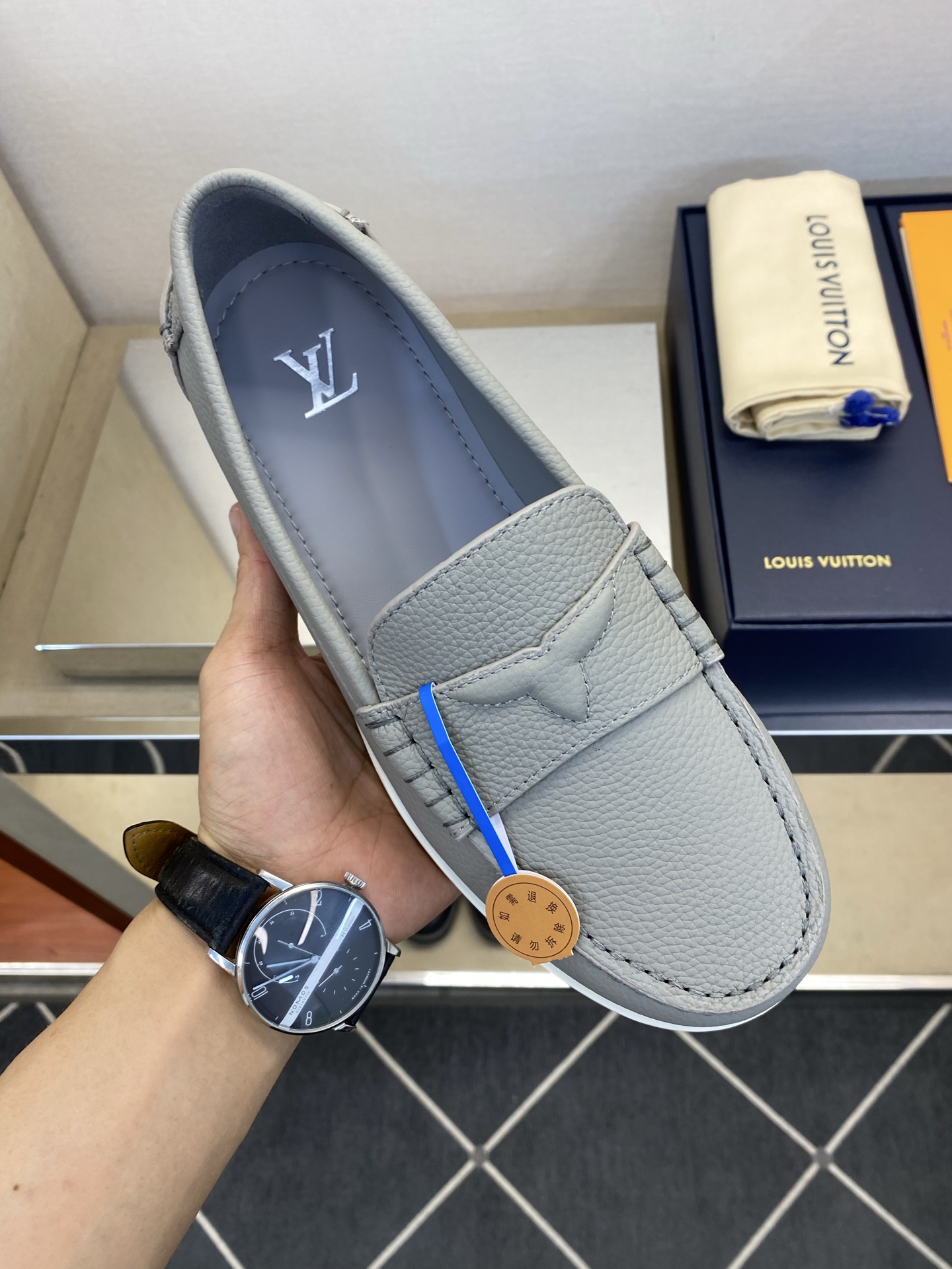 ⚠️LO  *V⚠️高品质，顶尖工艺品⚠️男士乐福鞋⚠️正码：39－44(5 －10)⚠️经典简约乐福鞋