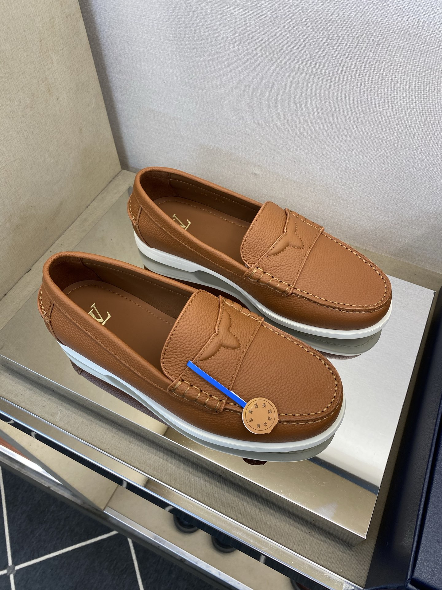 ⚠️LO  *V⚠️高品质，顶尖工艺品⚠️男士乐福鞋⚠️正码：39－44(5 －10)⚠️经典简约乐福鞋