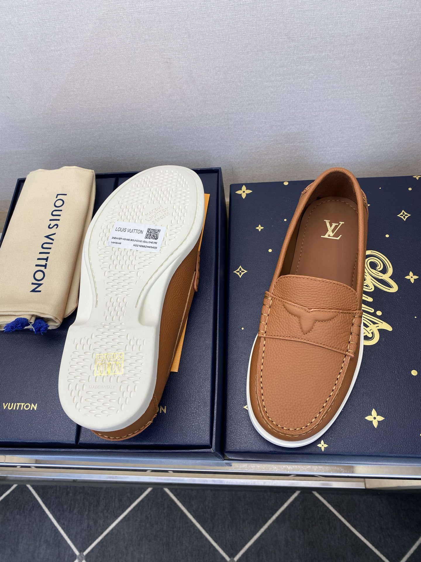 ⚠️LO  *V⚠️高品质，顶尖工艺品⚠️男士乐福鞋⚠️正码：39－44(5 －10)⚠️经典简约乐福鞋