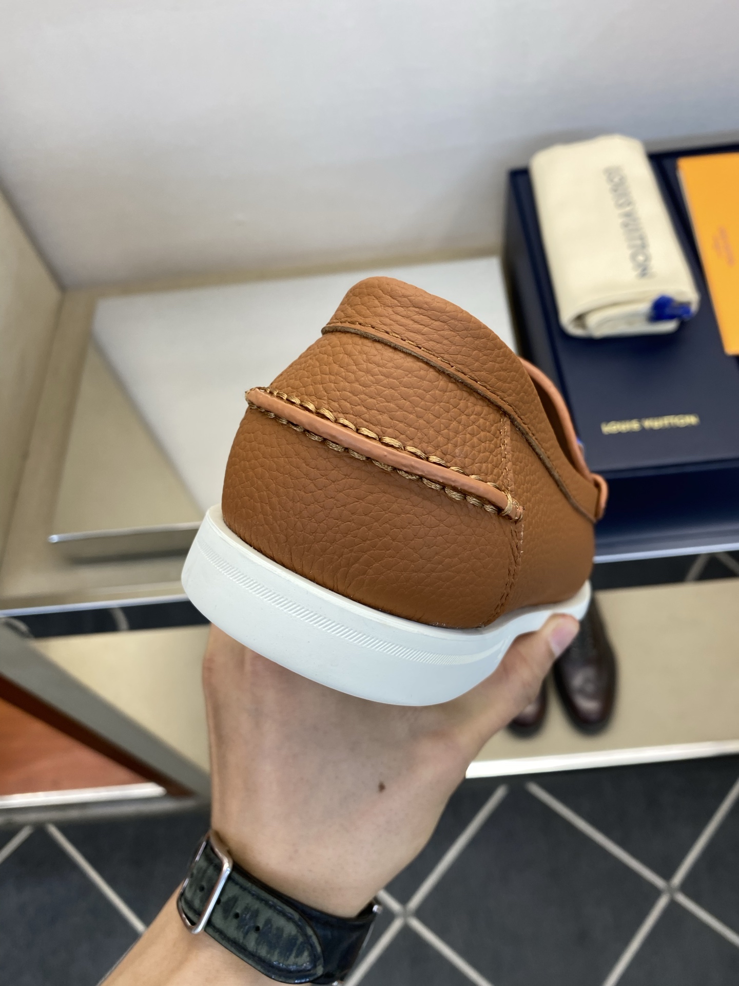 ⚠️LO  *V⚠️高品质，顶尖工艺品⚠️男士乐福鞋⚠️正码：39－44(5 －10)⚠️经典简约乐福鞋