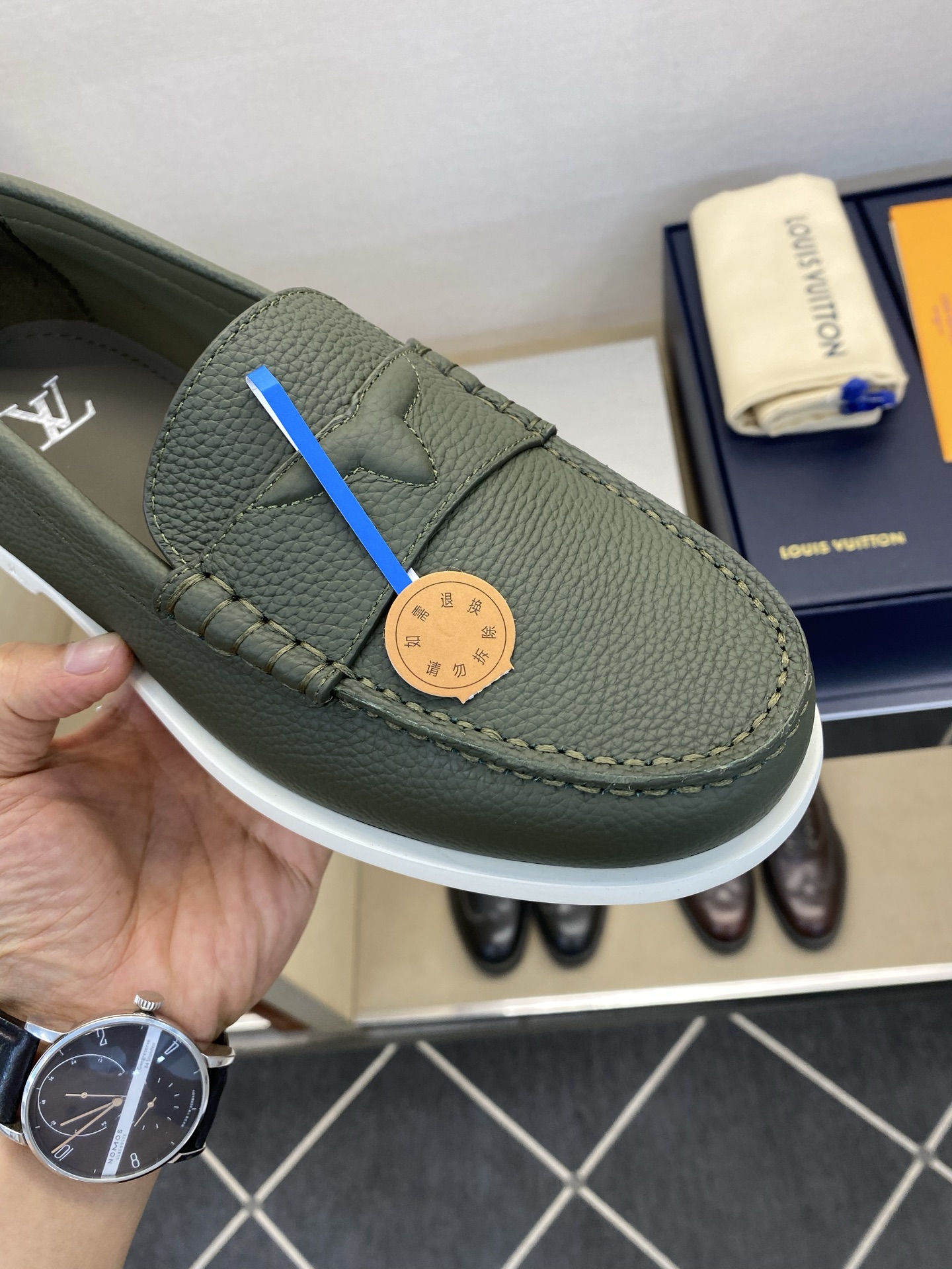 ⚠️LO  *V⚠️高品质，顶尖工艺品⚠️男士乐福鞋⚠️正码：39－44(5 －10)⚠️经典简约乐福鞋