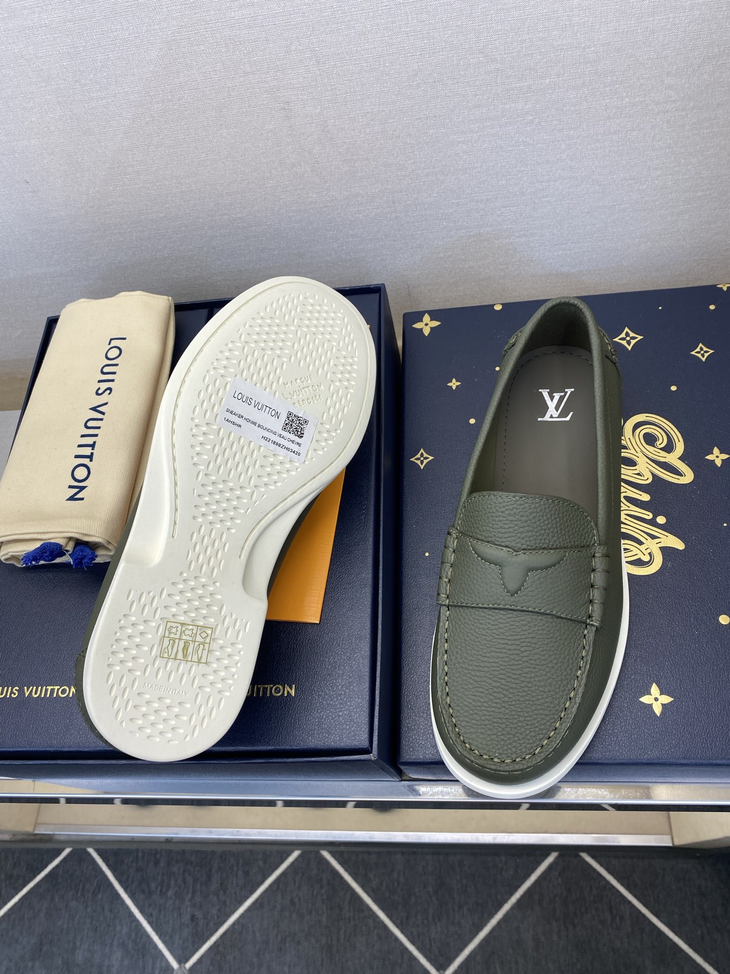 ⚠️LO  *V⚠️高品质，顶尖工艺品⚠️男士乐福鞋⚠️正码：39－44(5 －10)⚠️经典简约乐福鞋