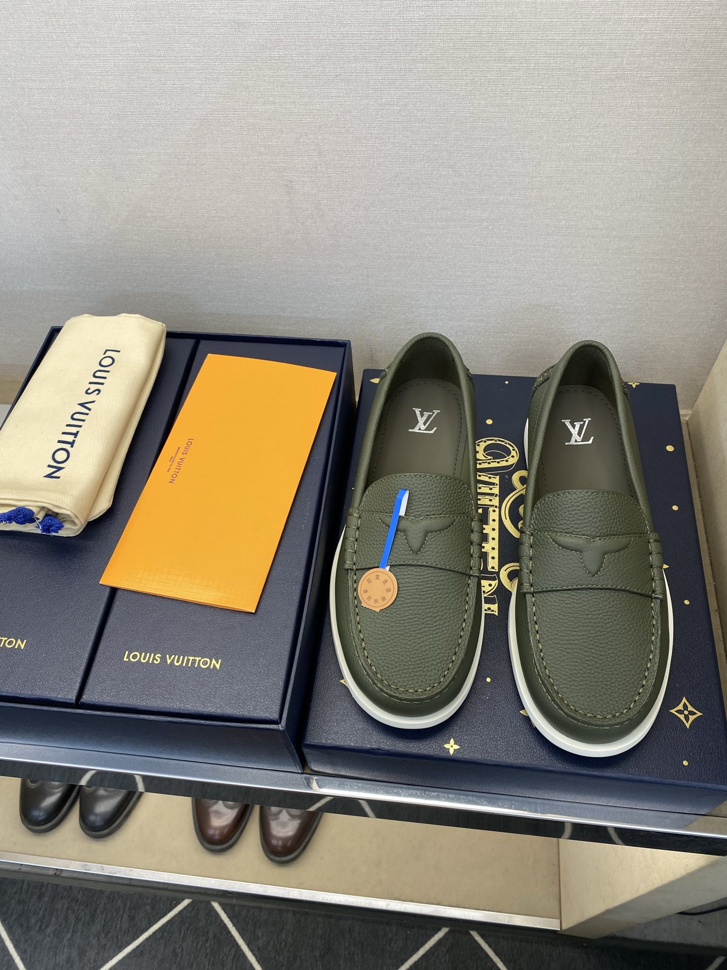 ⚠️LO  *V⚠️高品质，顶尖工艺品⚠️男士乐福鞋⚠️正码：39－44(5 －10)⚠️经典简约乐福鞋