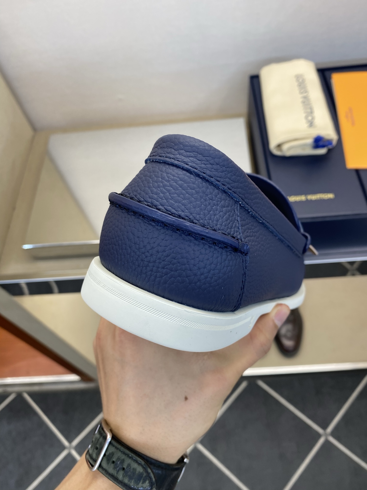 ⚠️LO  *V⚠️高品质，顶尖工艺品⚠️男士乐福鞋⚠️正码：39－44(5 －10)⚠️经典简约乐福鞋