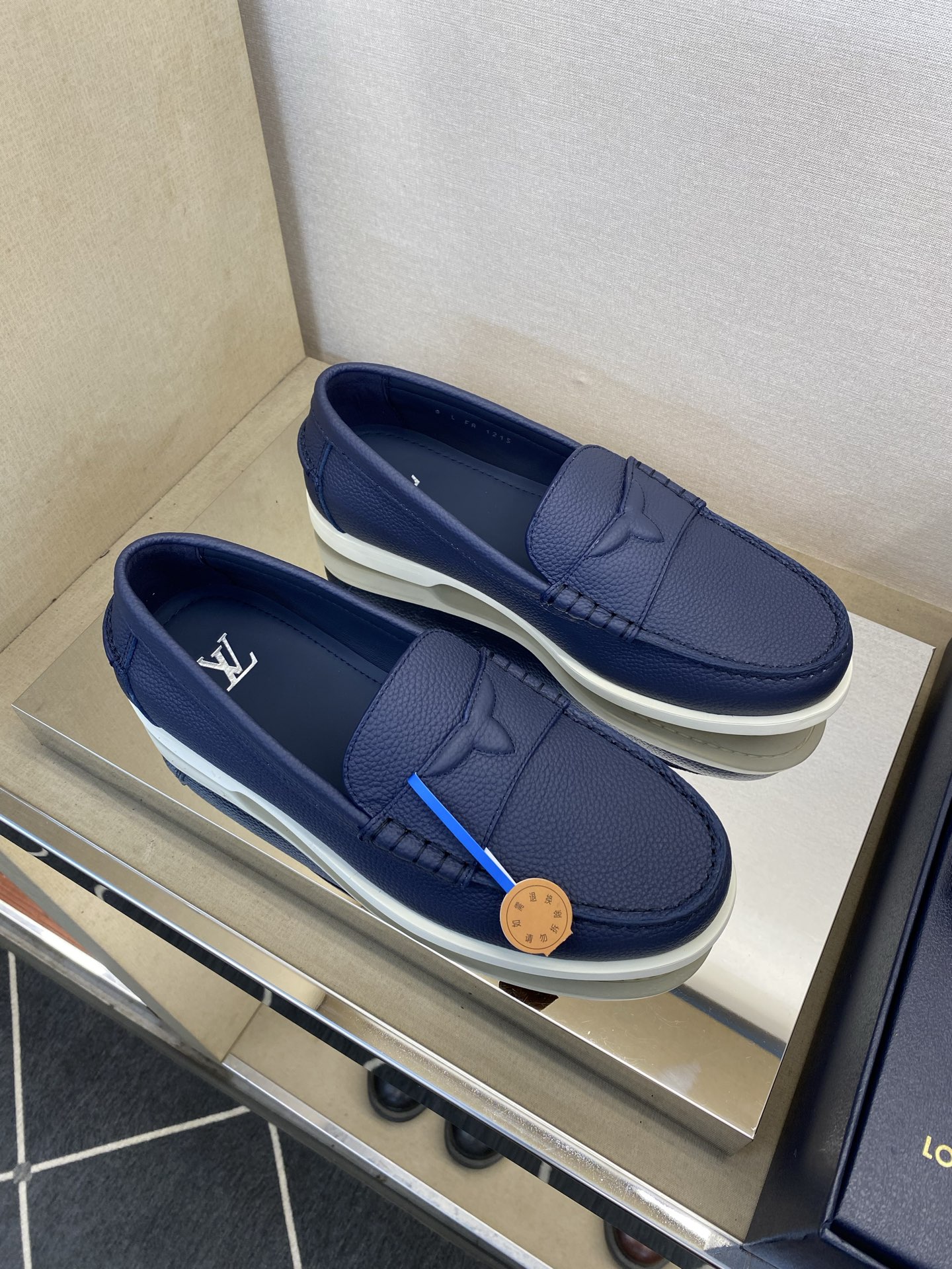 ⚠️LO  *V⚠️高品质，顶尖工艺品⚠️男士乐福鞋⚠️正码：39－44(5 －10)⚠️经典简约乐福鞋
