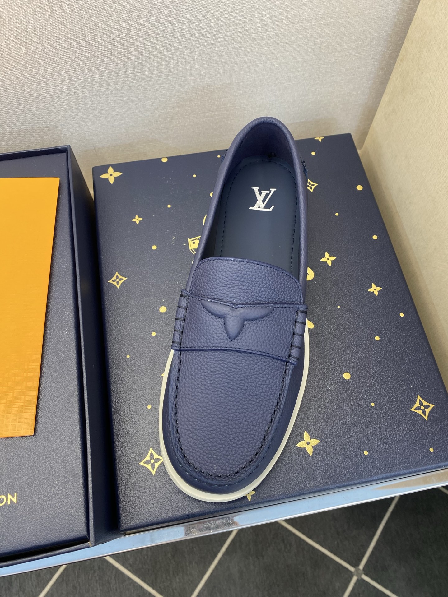 ⚠️LO  *V⚠️高品质，顶尖工艺品⚠️男士乐福鞋⚠️正码：39－44(5 －10)⚠️经典简约乐福鞋