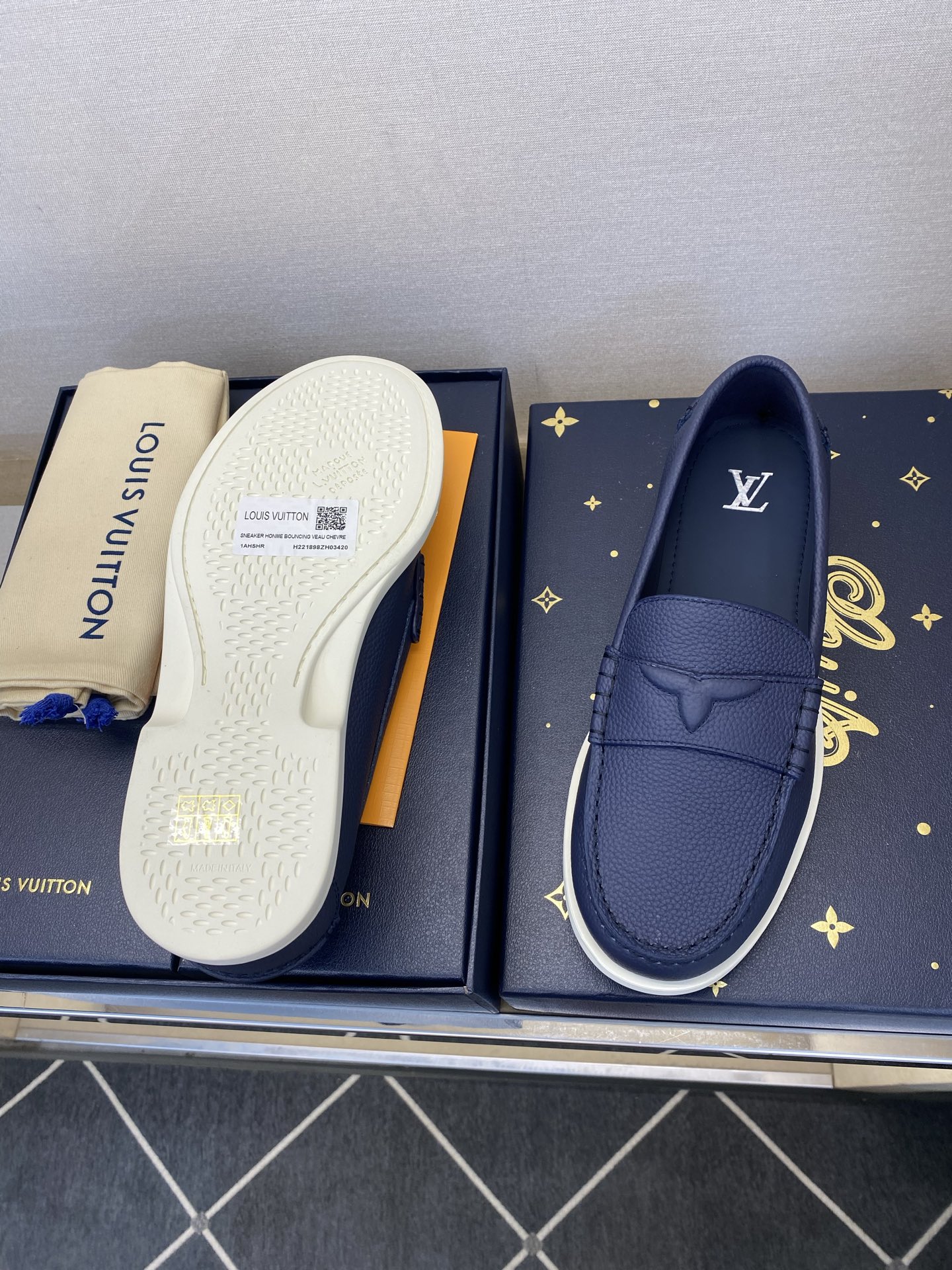⚠️LO  *V⚠️高品质，顶尖工艺品⚠️男士乐福鞋⚠️正码：39－44(5 －10)⚠️经典简约乐福鞋