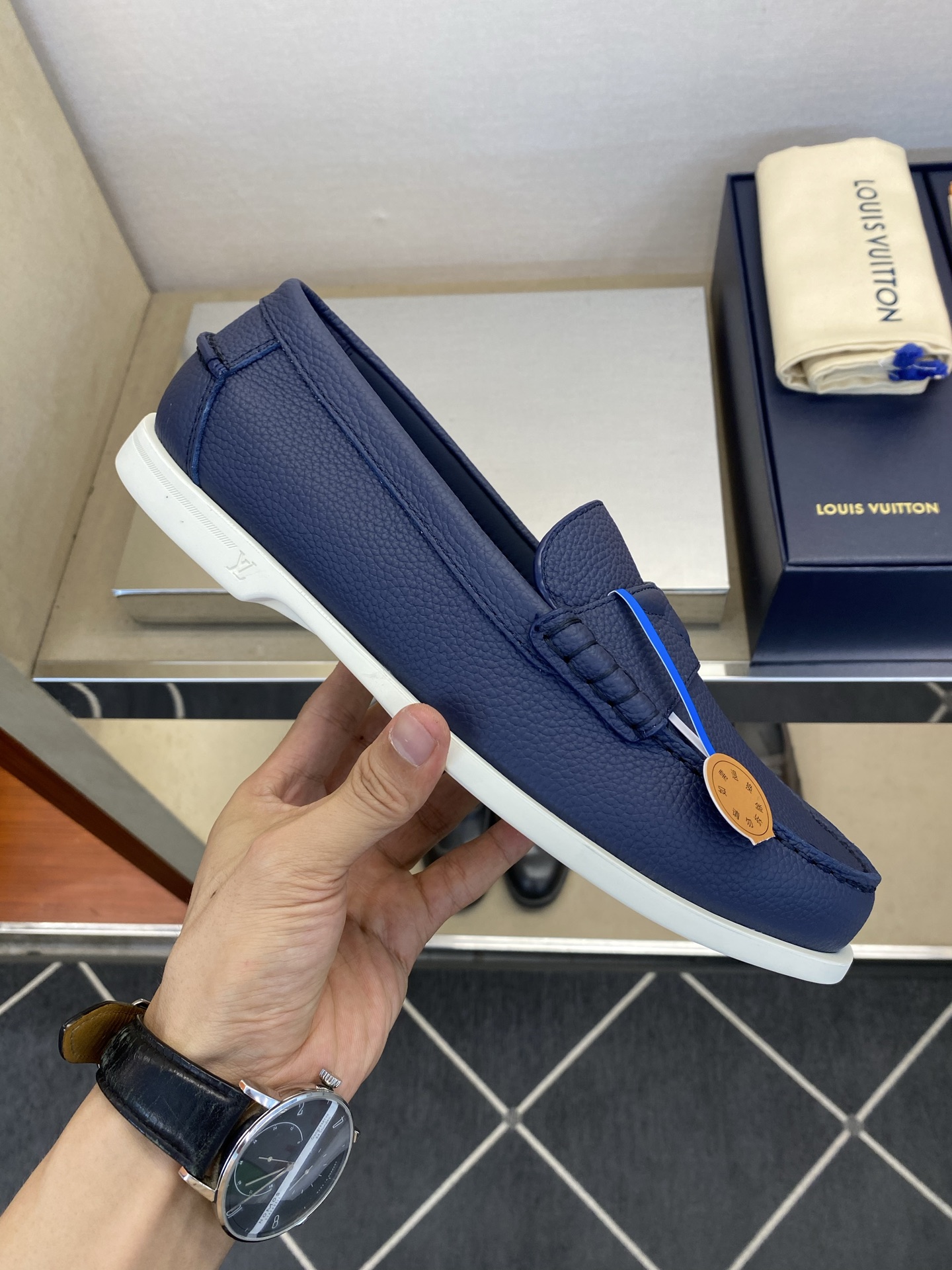 ⚠️LO  *V⚠️高品质，顶尖工艺品⚠️男士乐福鞋⚠️正码：39－44(5 －10)⚠️经典简约乐福鞋