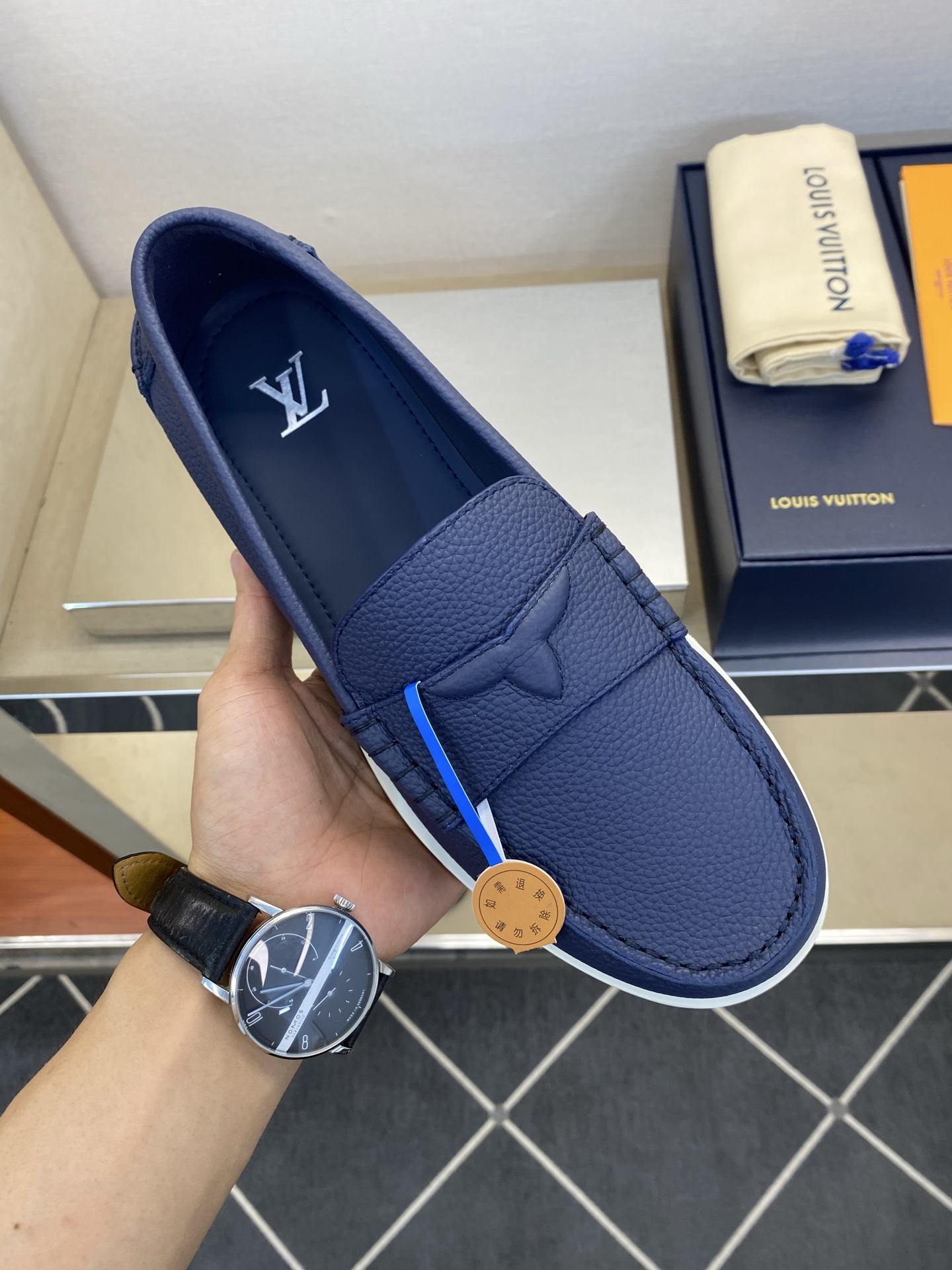 ⚠️LO  *V⚠️高品质，顶尖工艺品⚠️男士乐福鞋⚠️正码：39－44(5 －10)⚠️经典简约乐福鞋