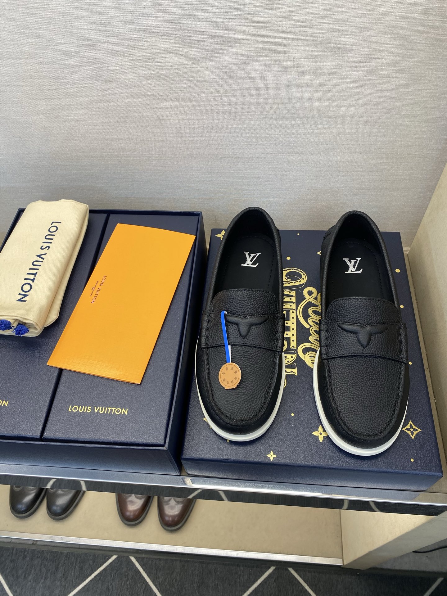 ⚠️LO  *V⚠️高品质，顶尖工艺品⚠️男士乐福鞋⚠️正码：39－44(5 －10)⚠️经典简约乐福鞋