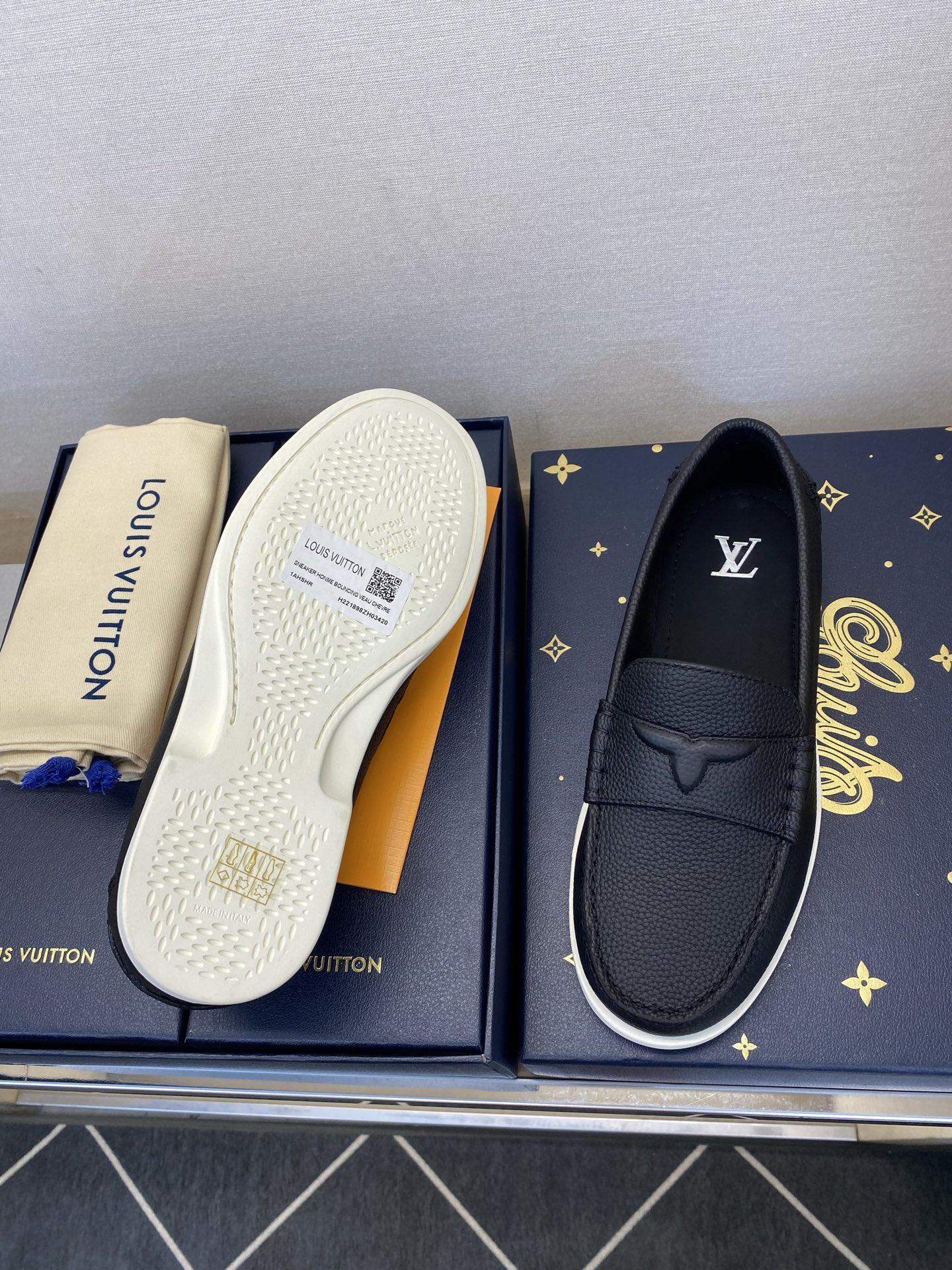 ⚠️LO  *V⚠️高品质，顶尖工艺品⚠️男士乐福鞋⚠️正码：39－44(5 －10)⚠️经典简约乐福鞋
