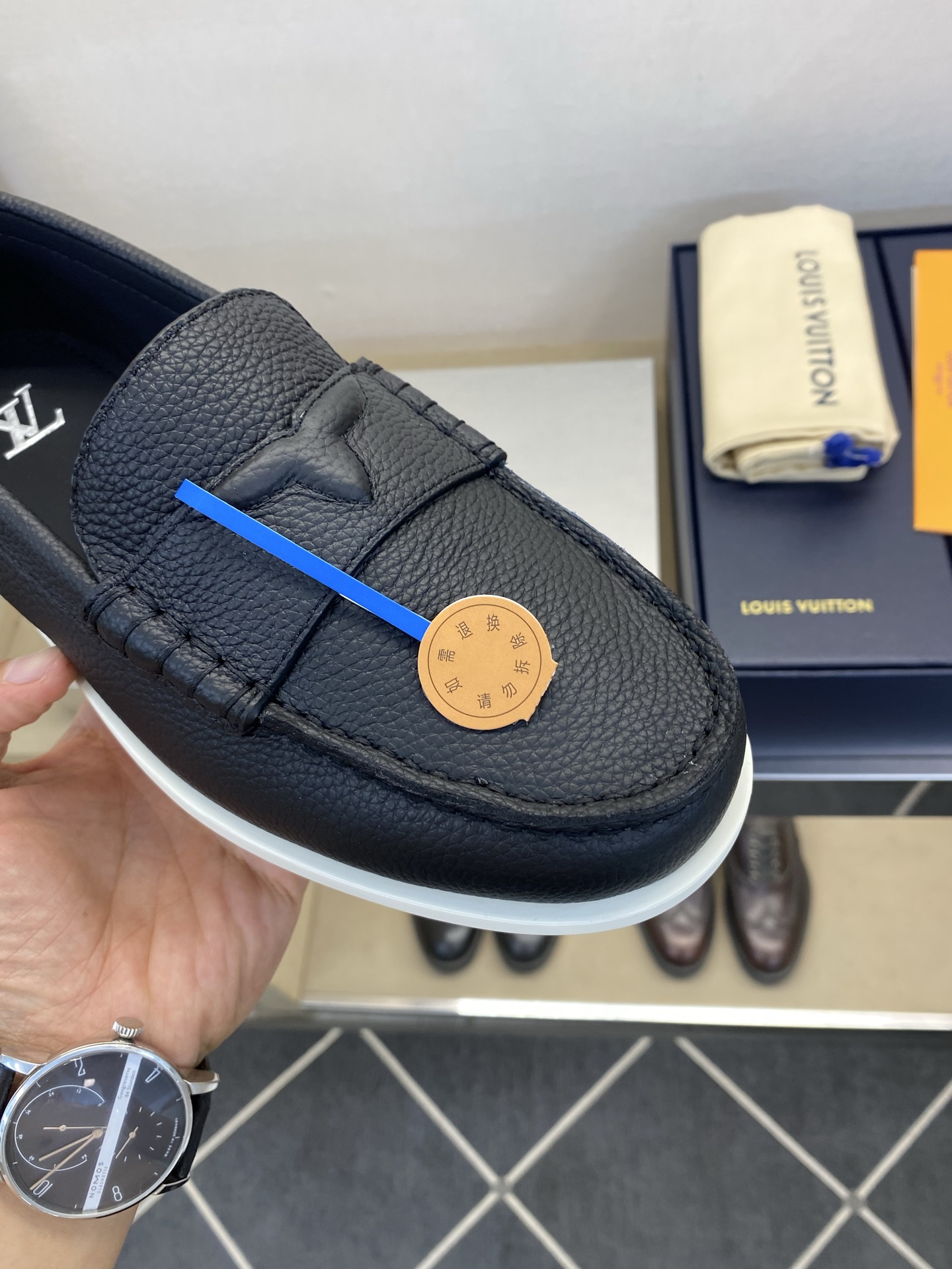⚠️LO  *V⚠️高品质，顶尖工艺品⚠️男士乐福鞋⚠️正码：39－44(5 －10)⚠️经典简约乐福鞋