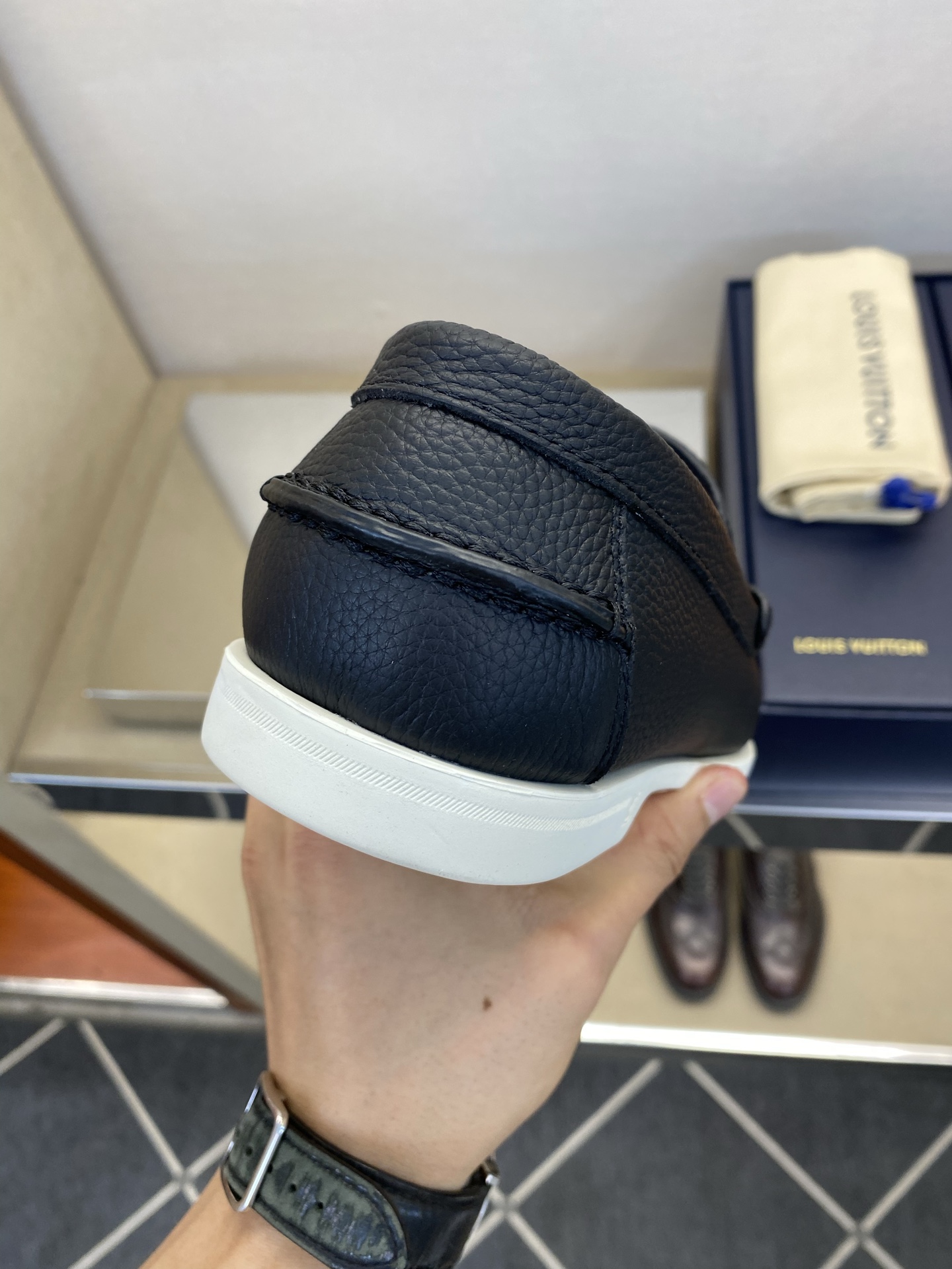 ⚠️LO  *V⚠️高品质，顶尖工艺品⚠️男士乐福鞋⚠️正码：39－44(5 －10)⚠️经典简约乐福鞋