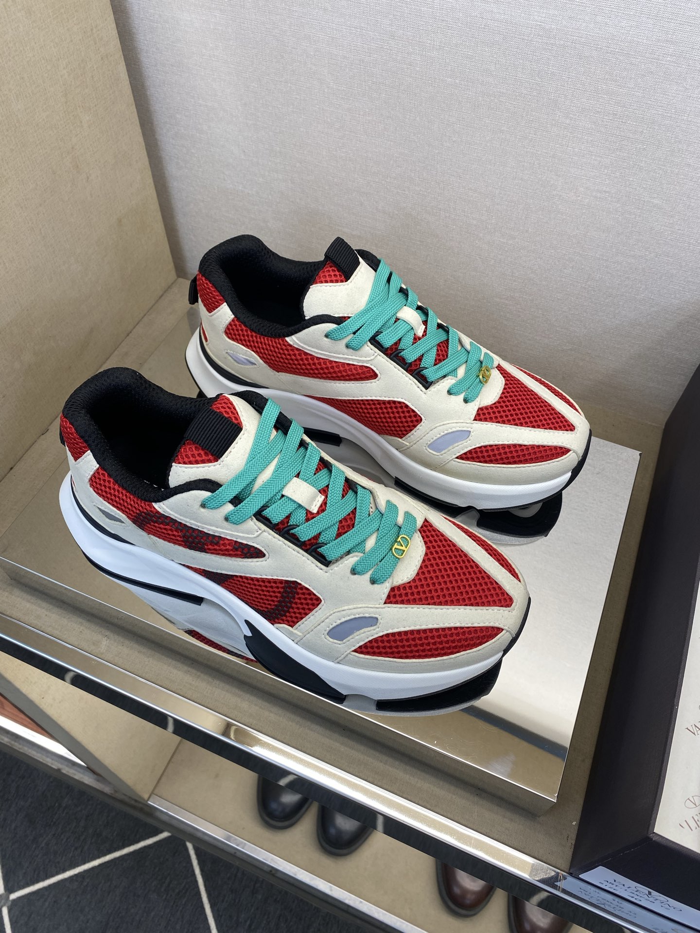 ⚠️VALENTl️⚠️⚠️华伦天奴运动款⚠️正码：39－44⚠️最新时尚休闲运动款，经典大气设计！华伦