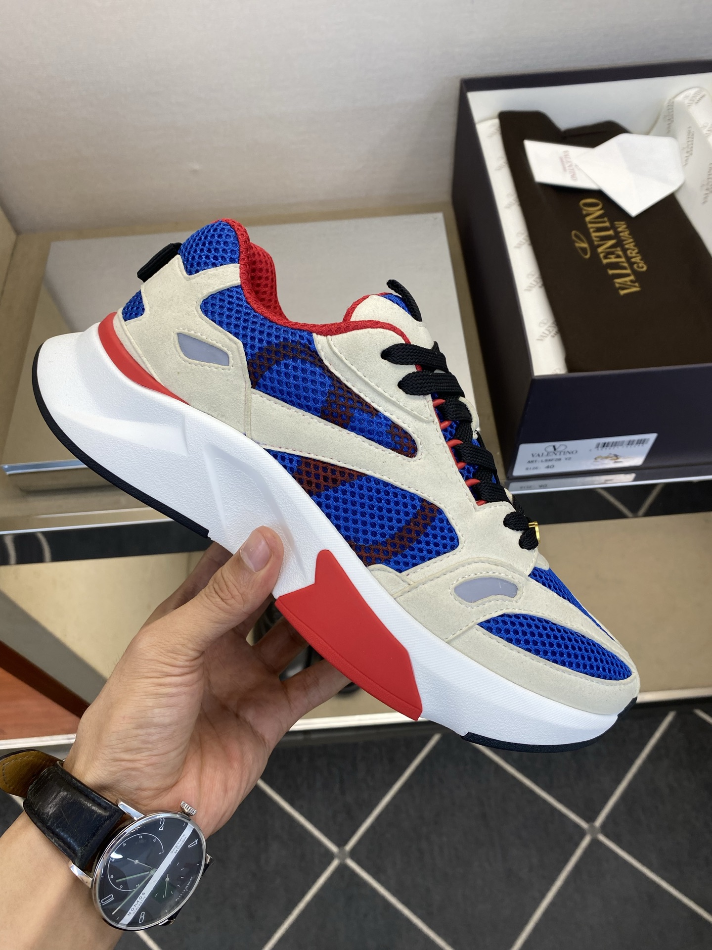 ⚠️VALENTl️⚠️⚠️华伦天奴运动款⚠️正码：39－44⚠️最新时尚休闲运动款，经典大气设计！华伦