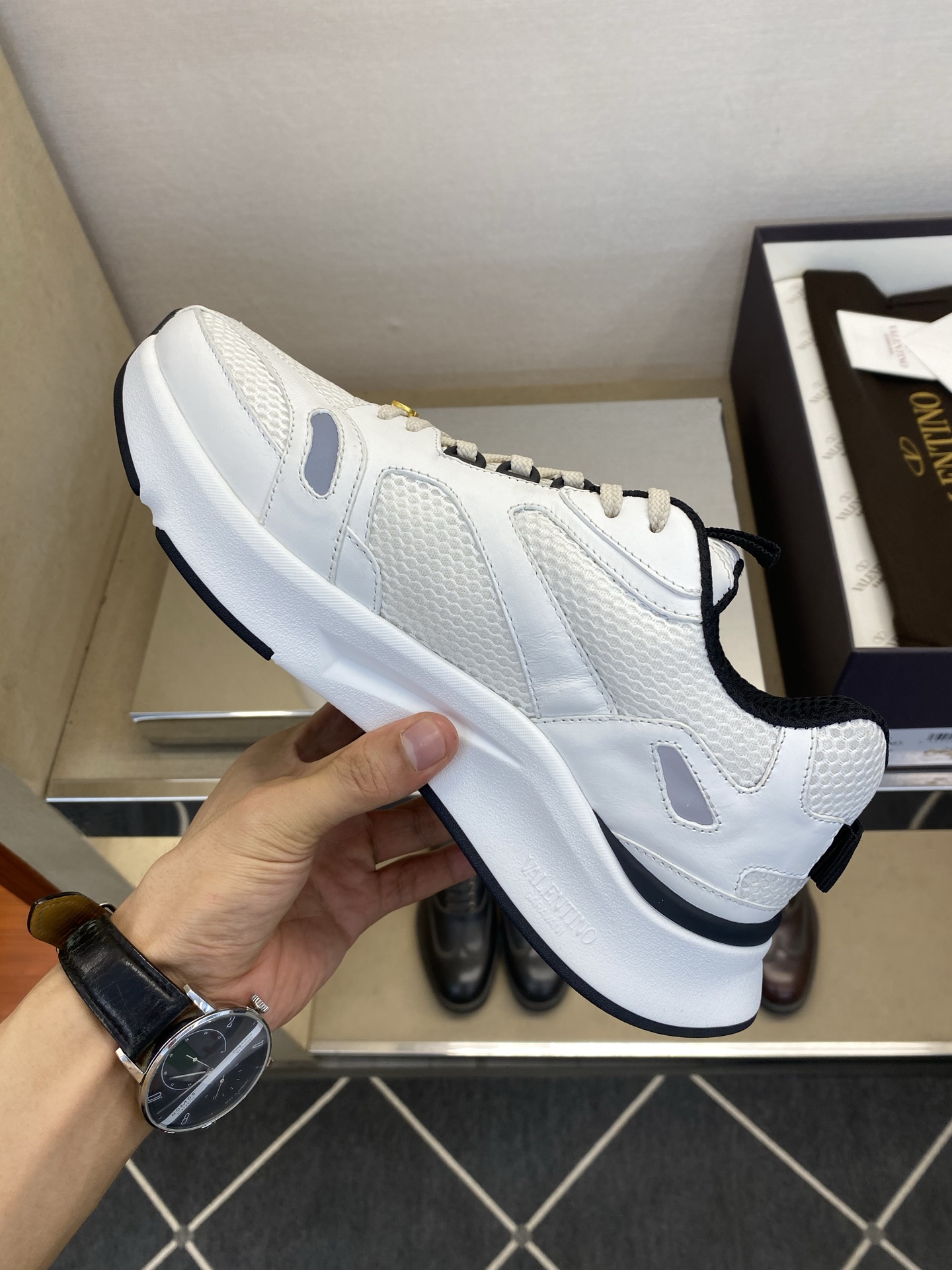 ⚠️VALENTl️⚠️⚠️华伦天奴运动款⚠️正码:39-44⚠️最新时尚休闲运动款,经典大气设计!华伦 ⚠️VALENTl️⚠️⚠️华伦天奴运动款⚠️正码:39-44⚠️最新时尚休闲运动款,经典大气设计!华伦