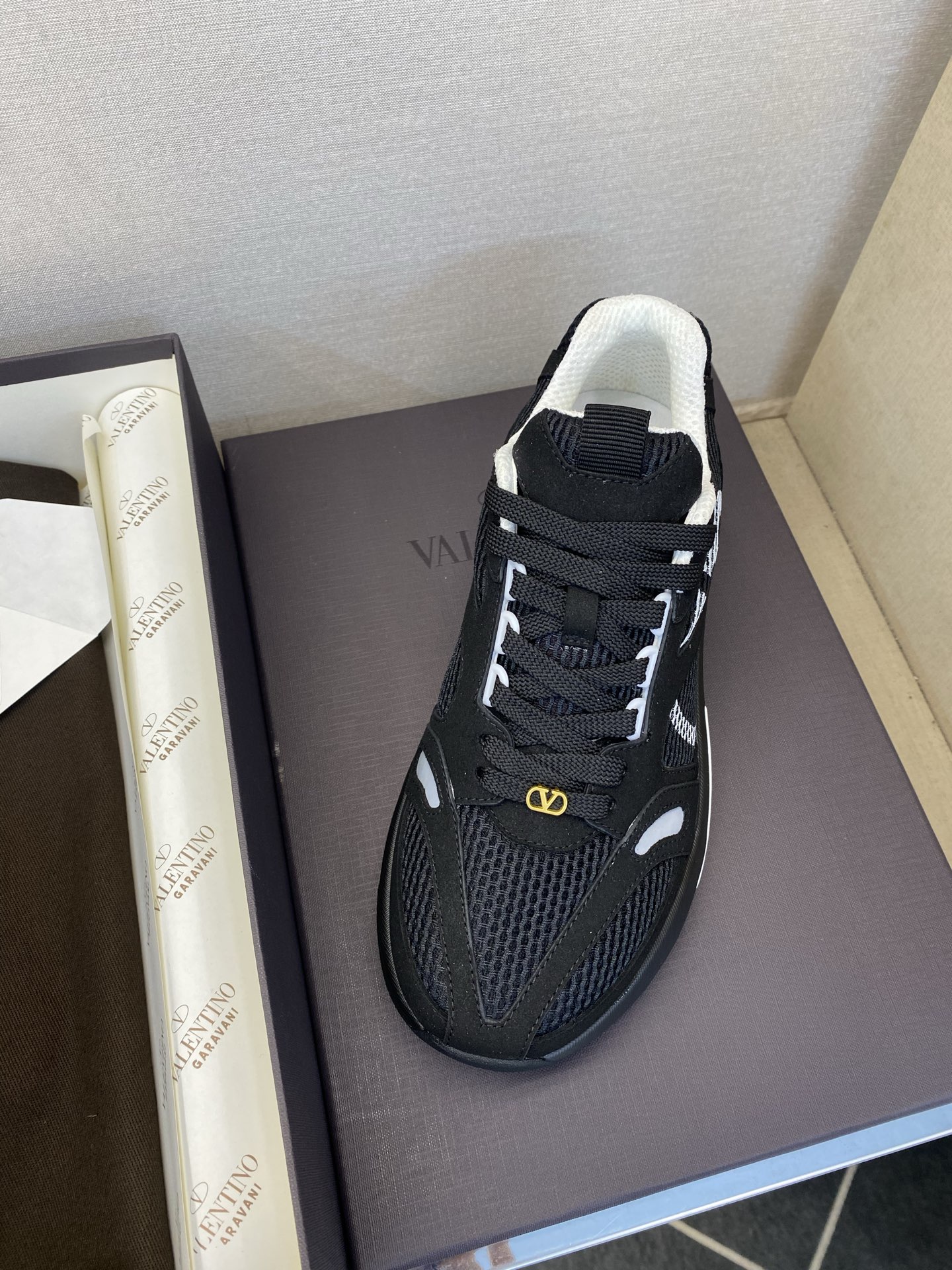 ⚠️VALENTl️⚠️⚠️华伦天奴运动款⚠️正码：39－44⚠️最新时尚休闲运动款，经典大气设计！华伦