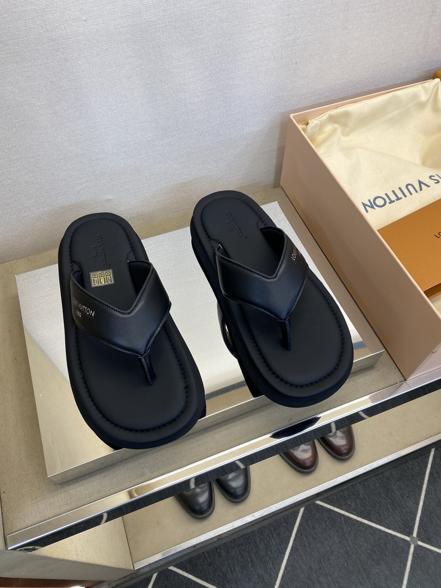 루이비통 신발 129600 Louis Vuitton Shoes