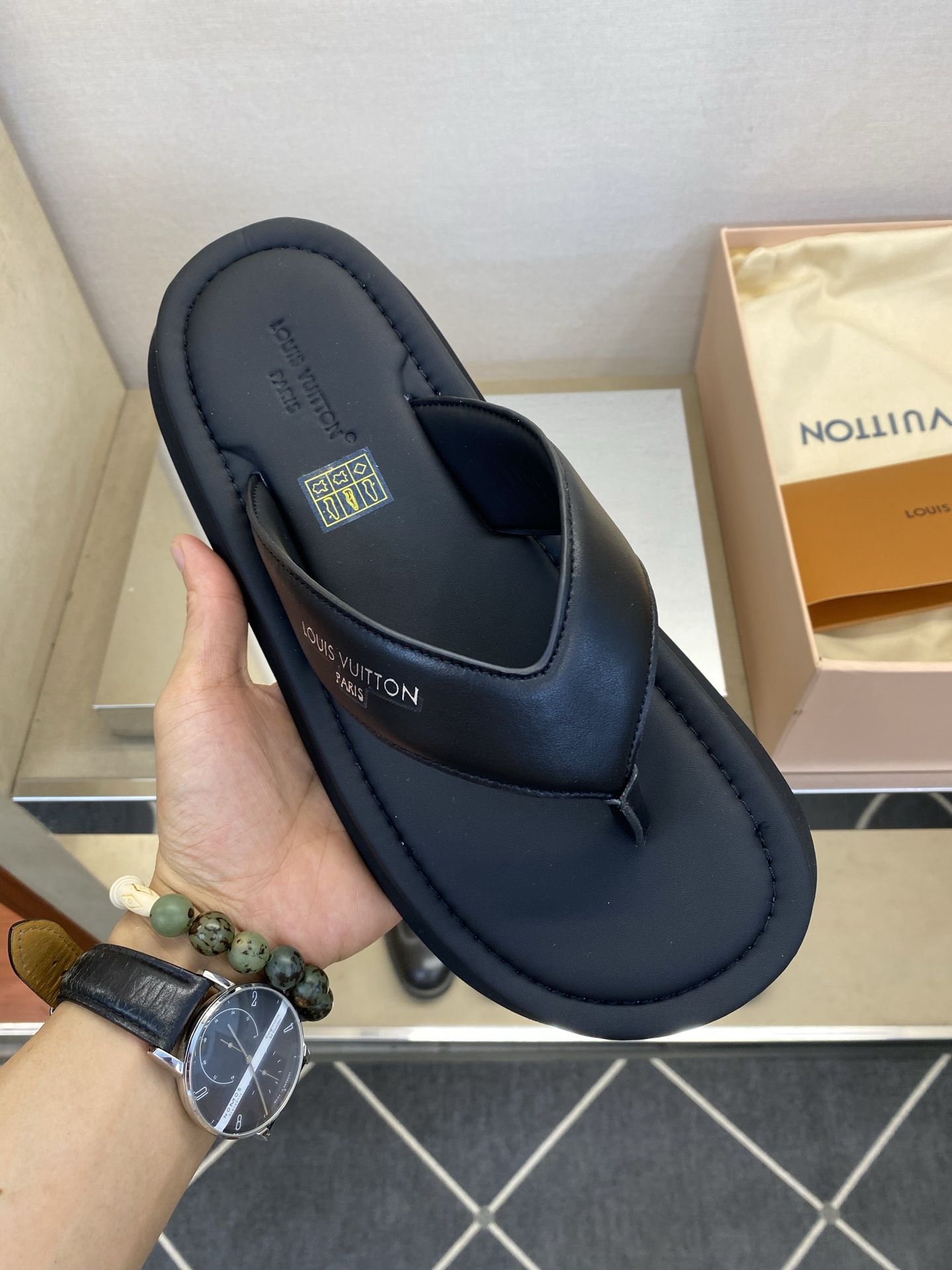 루이비통 신발 129600 Louis Vuitton Shoes 썸네일 이미지