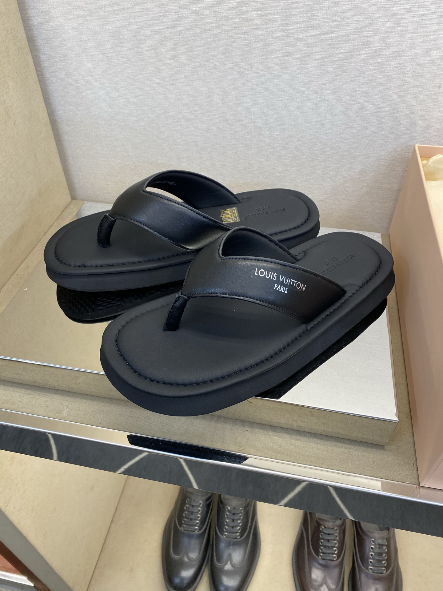 루이비통 신발 129600 Louis Vuitton Shoes 썸네일 이미지