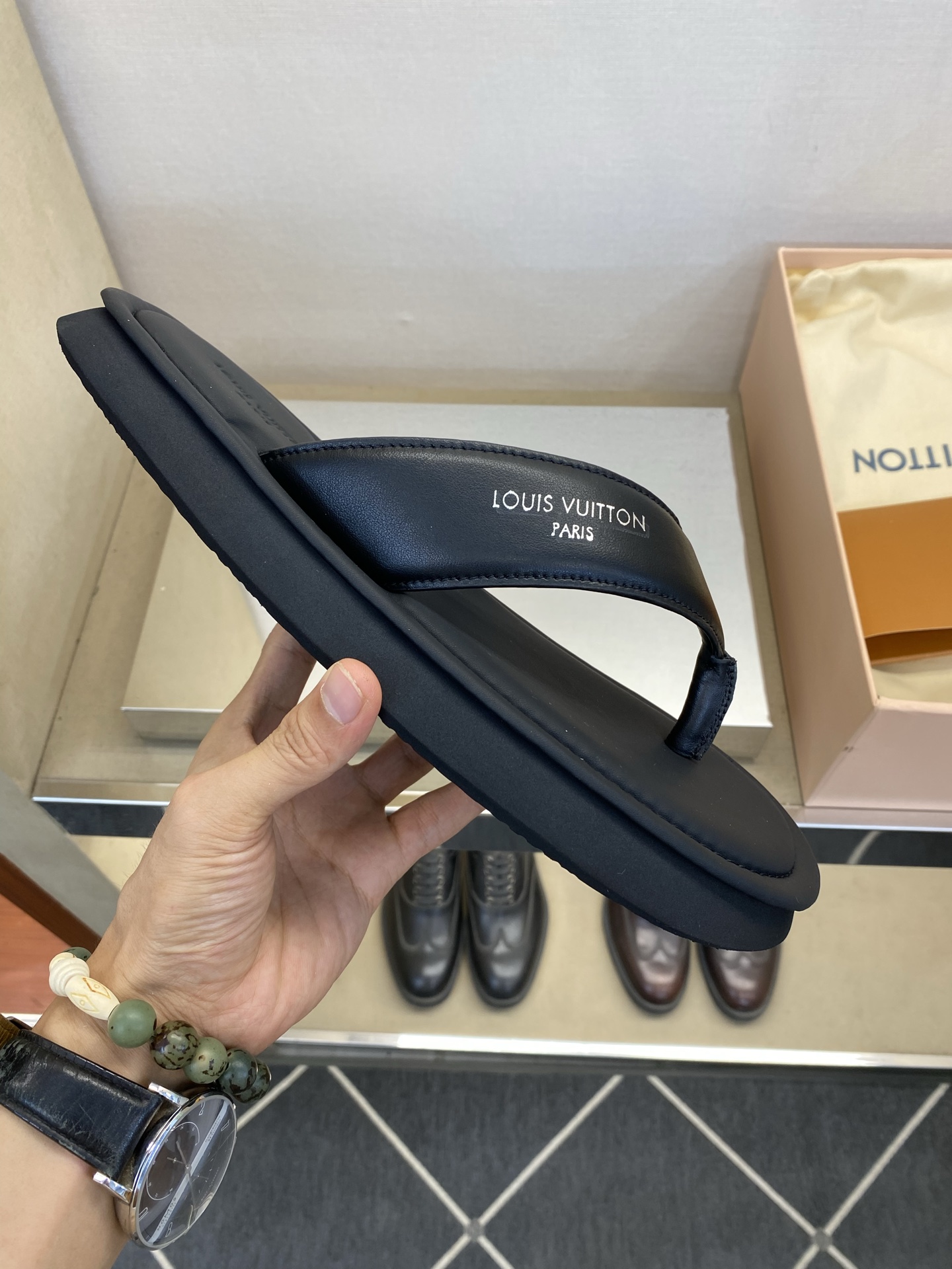 루이비통 신발 129600 Louis Vuitton Shoes 썸네일 이미지