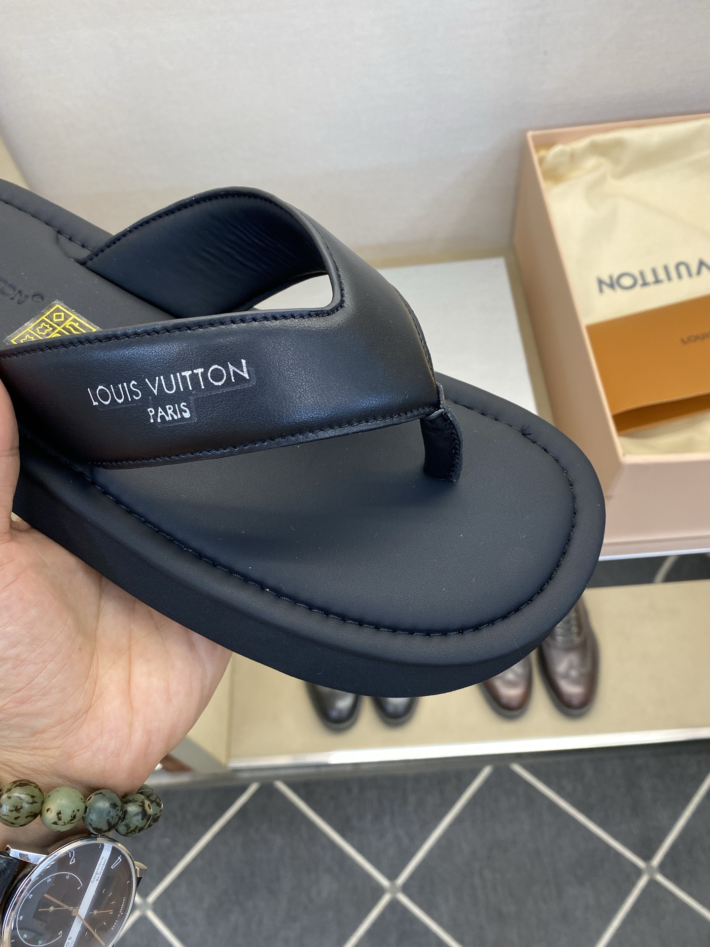 루이비통 신발 129600 Louis Vuitton Shoes 썸네일 이미지