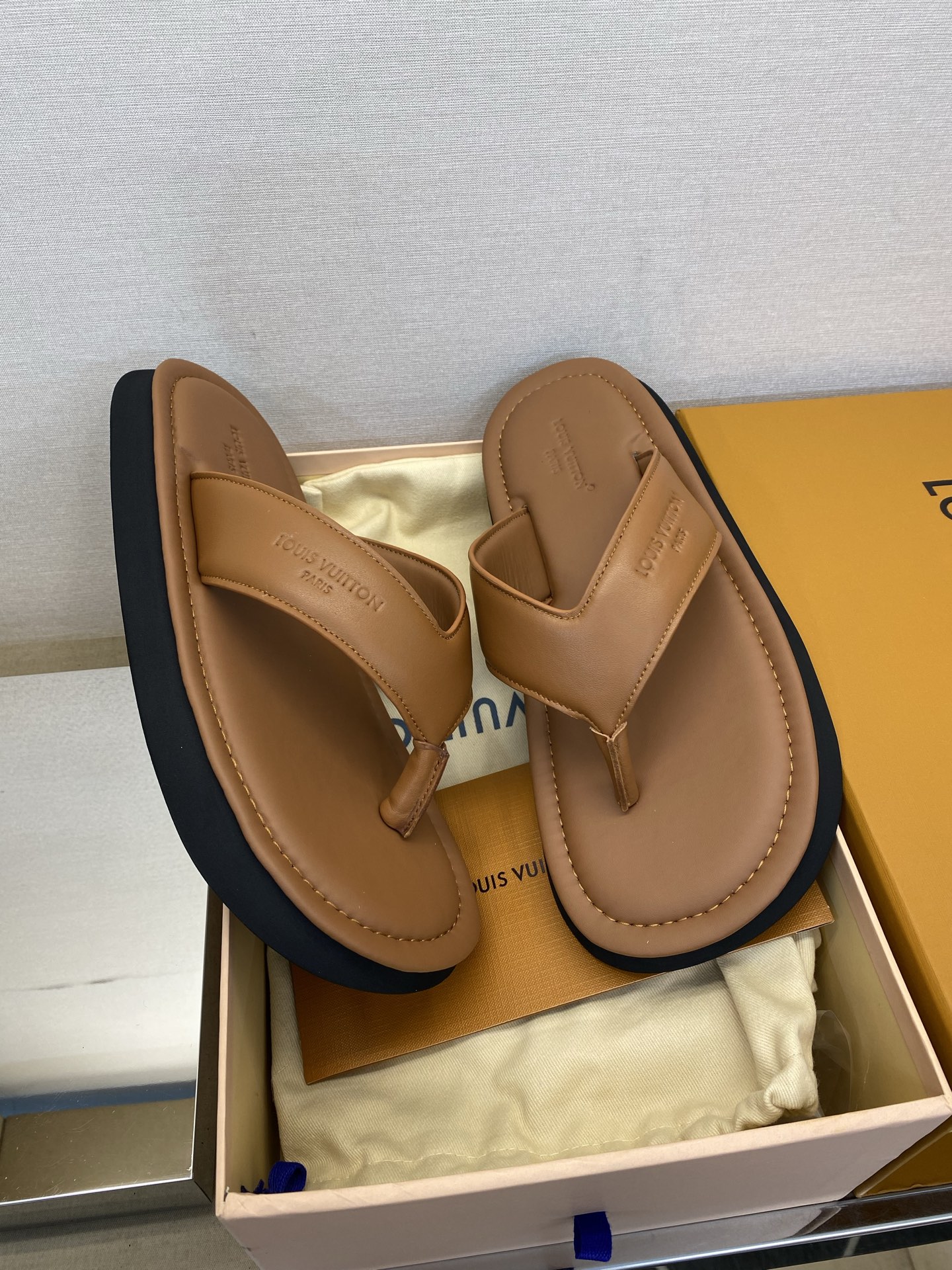 루이비통 신발 129599 Louis Vuitton Shoes 썸네일 이미지