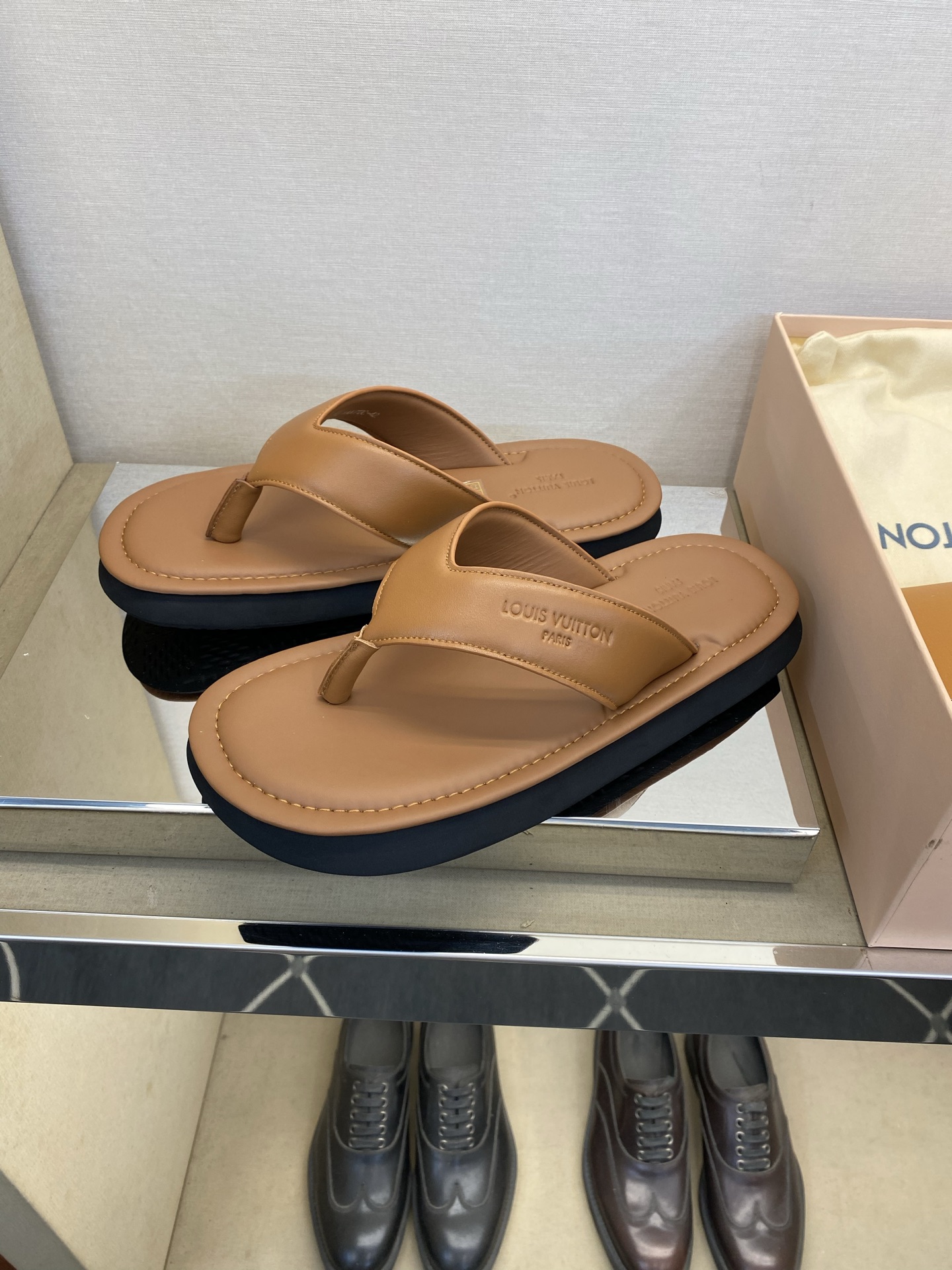 루이비통 신발 129599 Louis Vuitton Shoes 썸네일 이미지