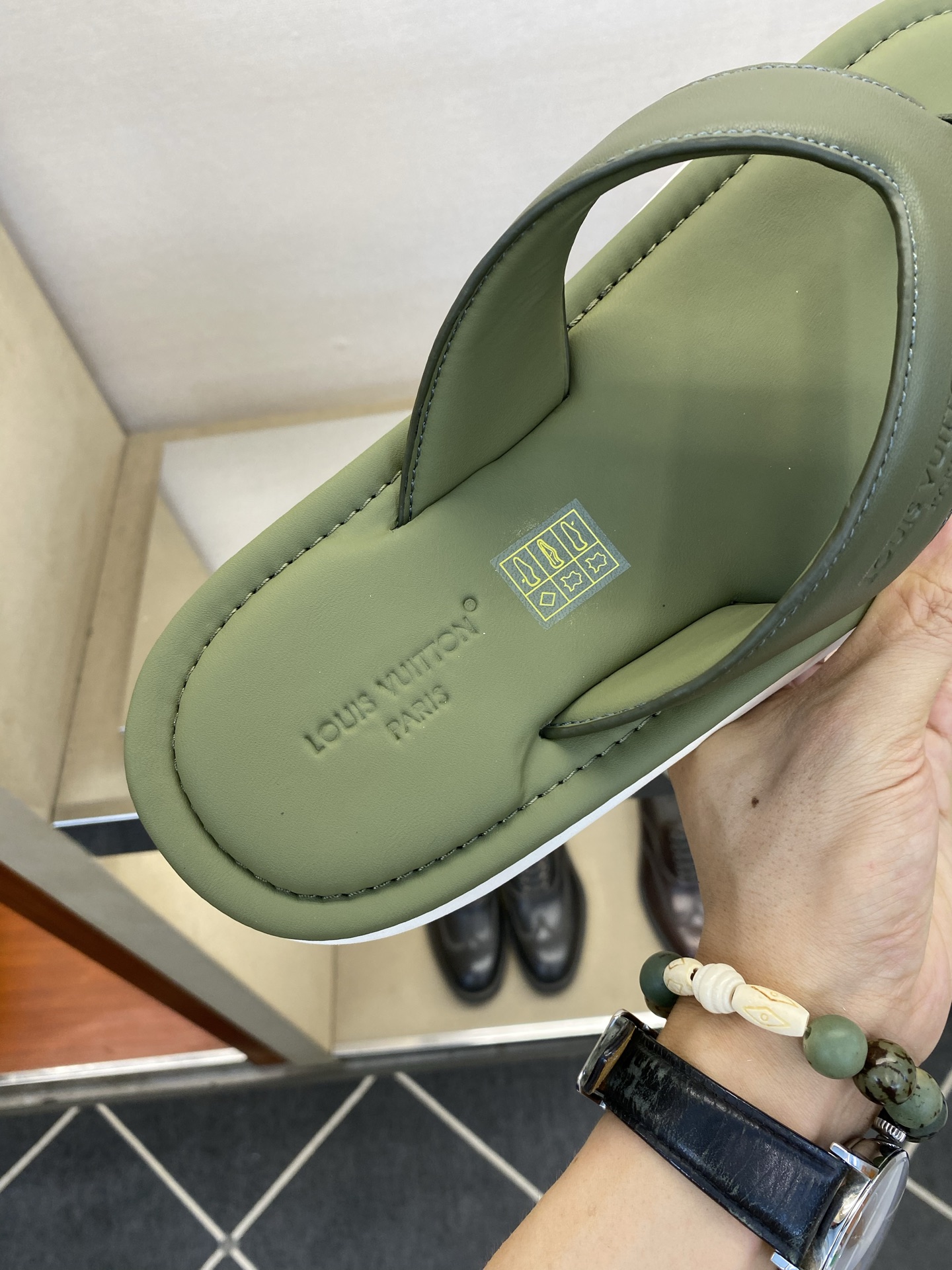 루이비통 신발 129598 Louis Vuitton Shoes 썸네일 이미지