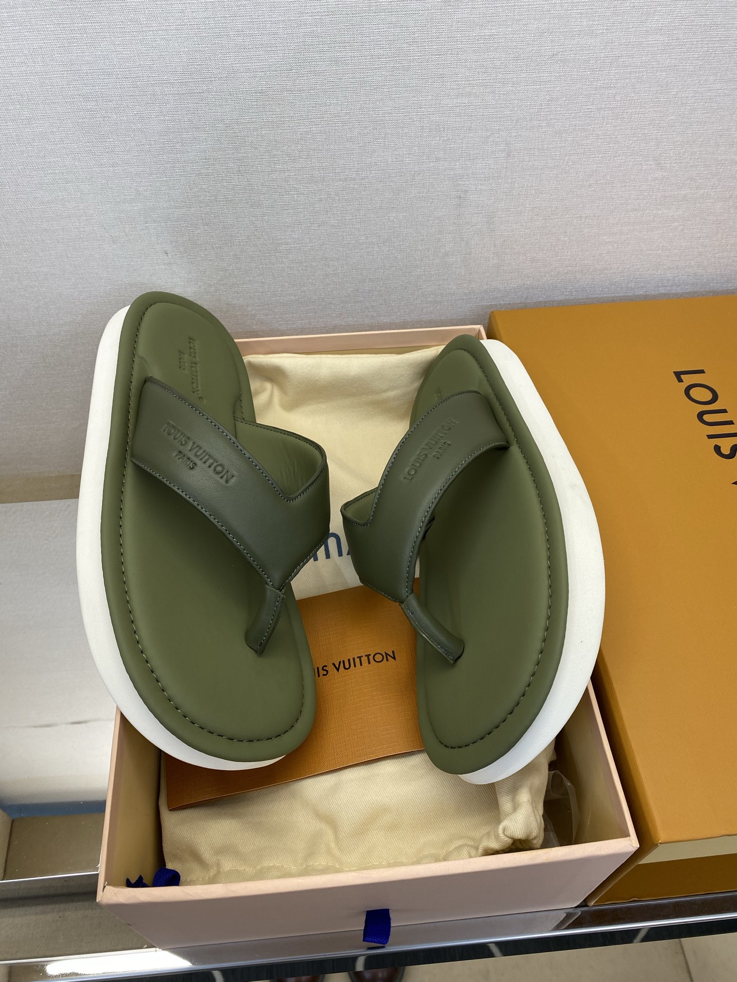 루이비통 신발 129598 Louis Vuitton Shoes 썸네일 이미지