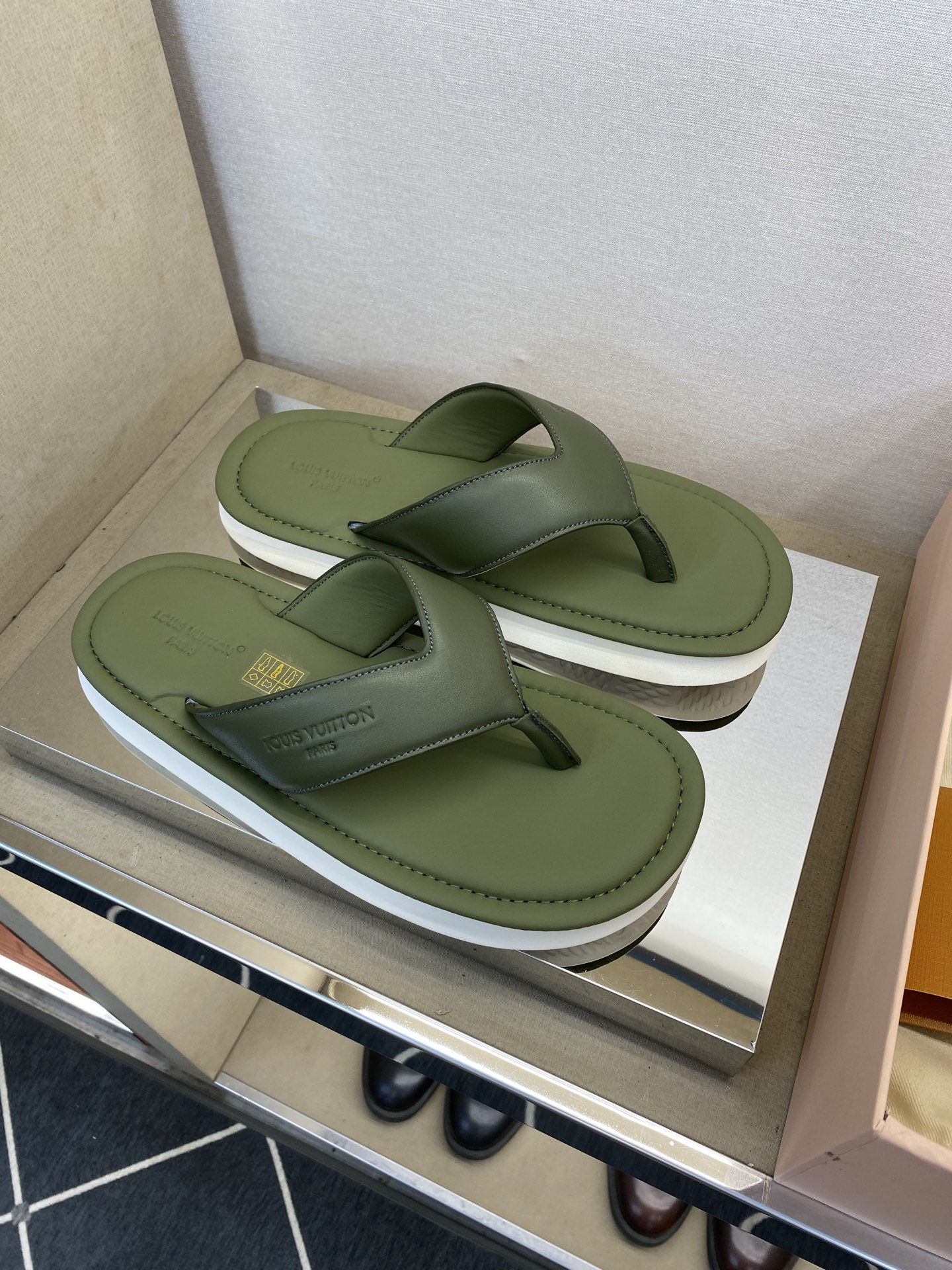 루이비통 신발 129598 Louis Vuitton Shoes 썸네일 이미지