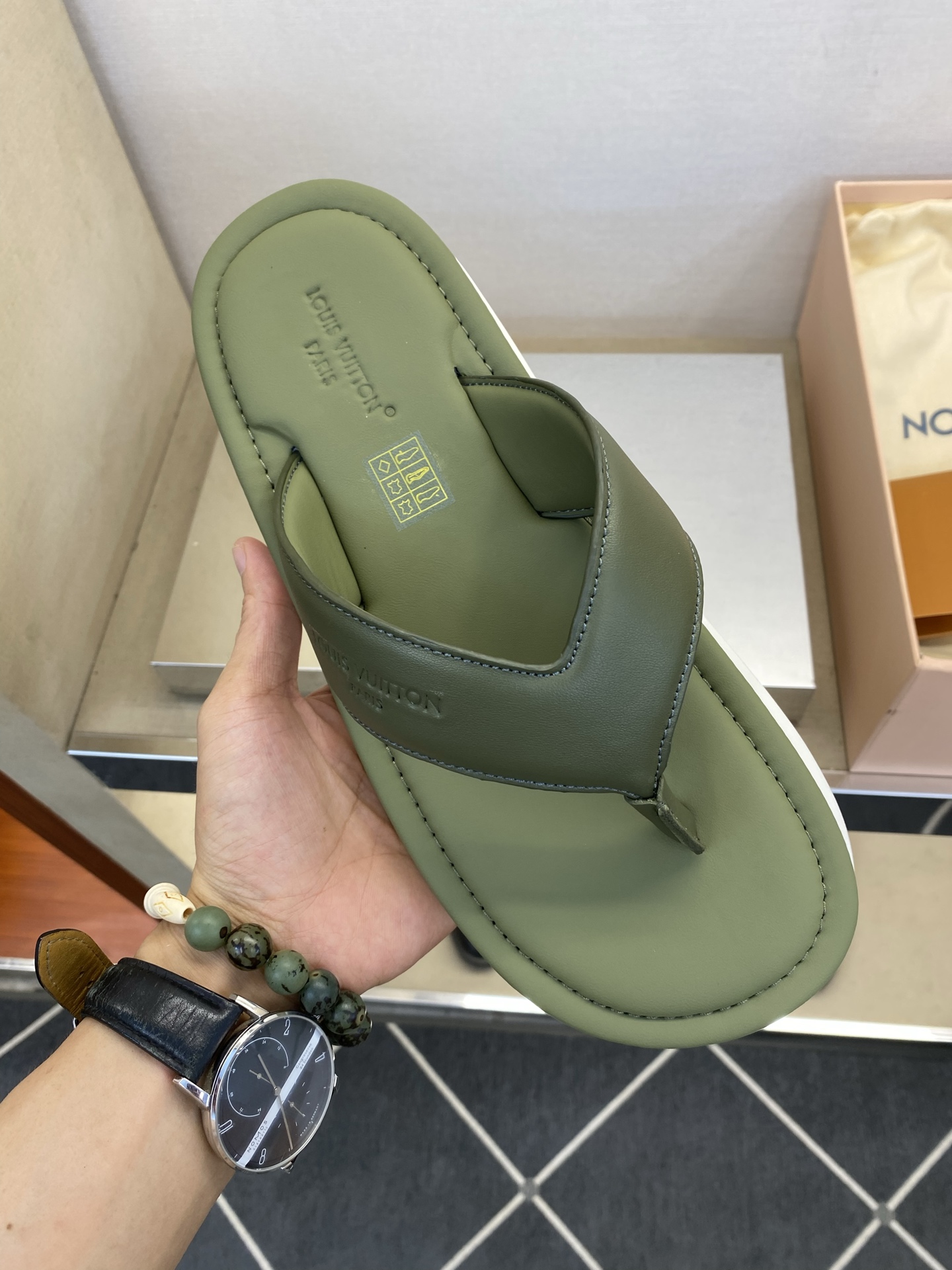 루이비통 신발 129598 Louis Vuitton Shoes 썸네일 이미지