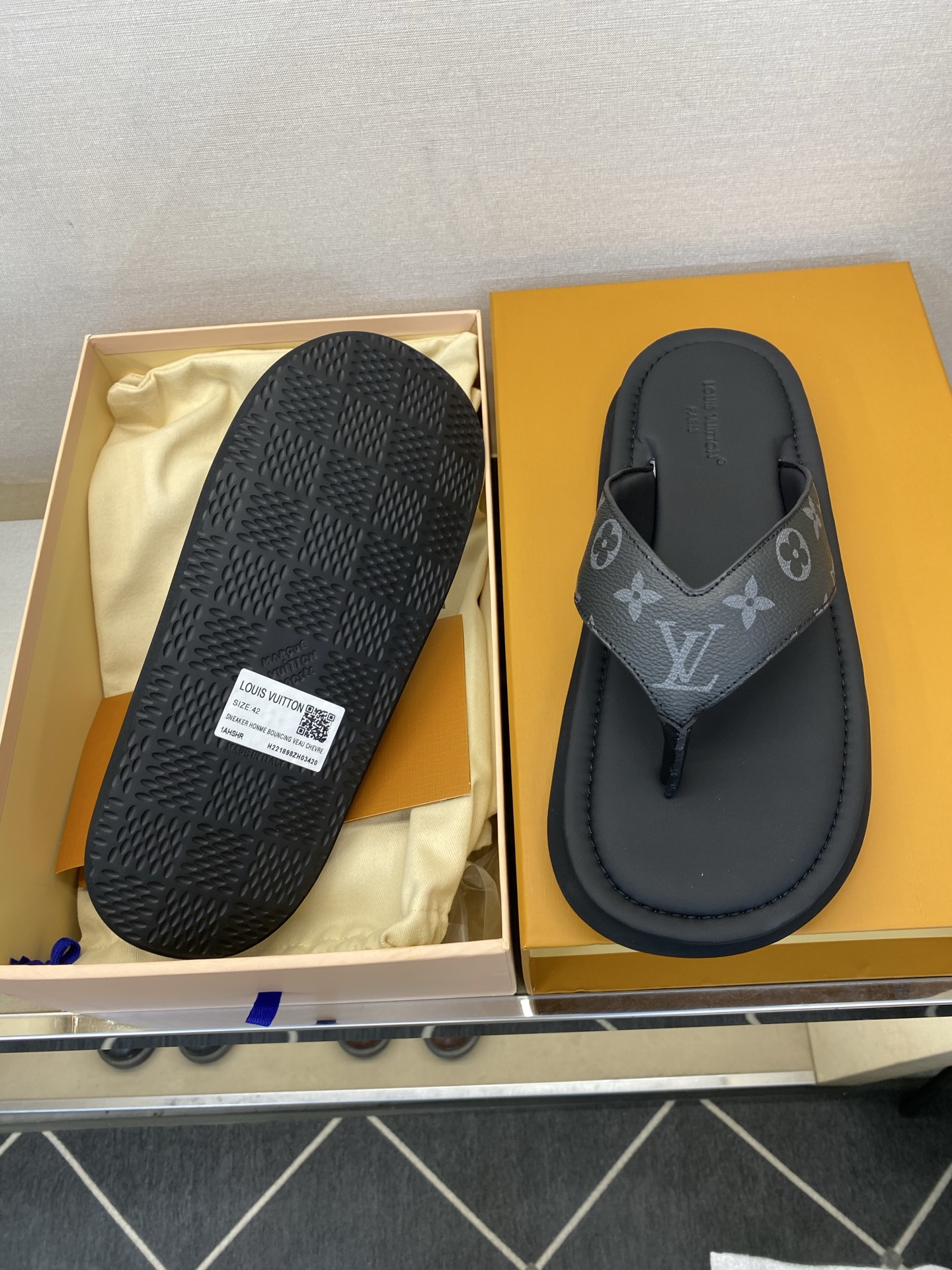 루이비통 신발 129597 Louis Vuitton Shoes 썸네일 이미지