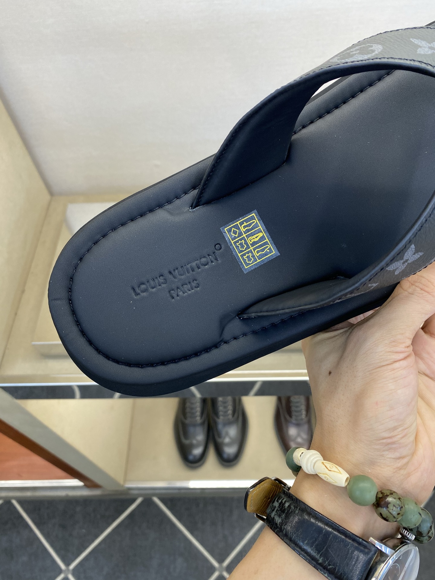 루이비통 신발 129597 Louis Vuitton Shoes 썸네일 이미지